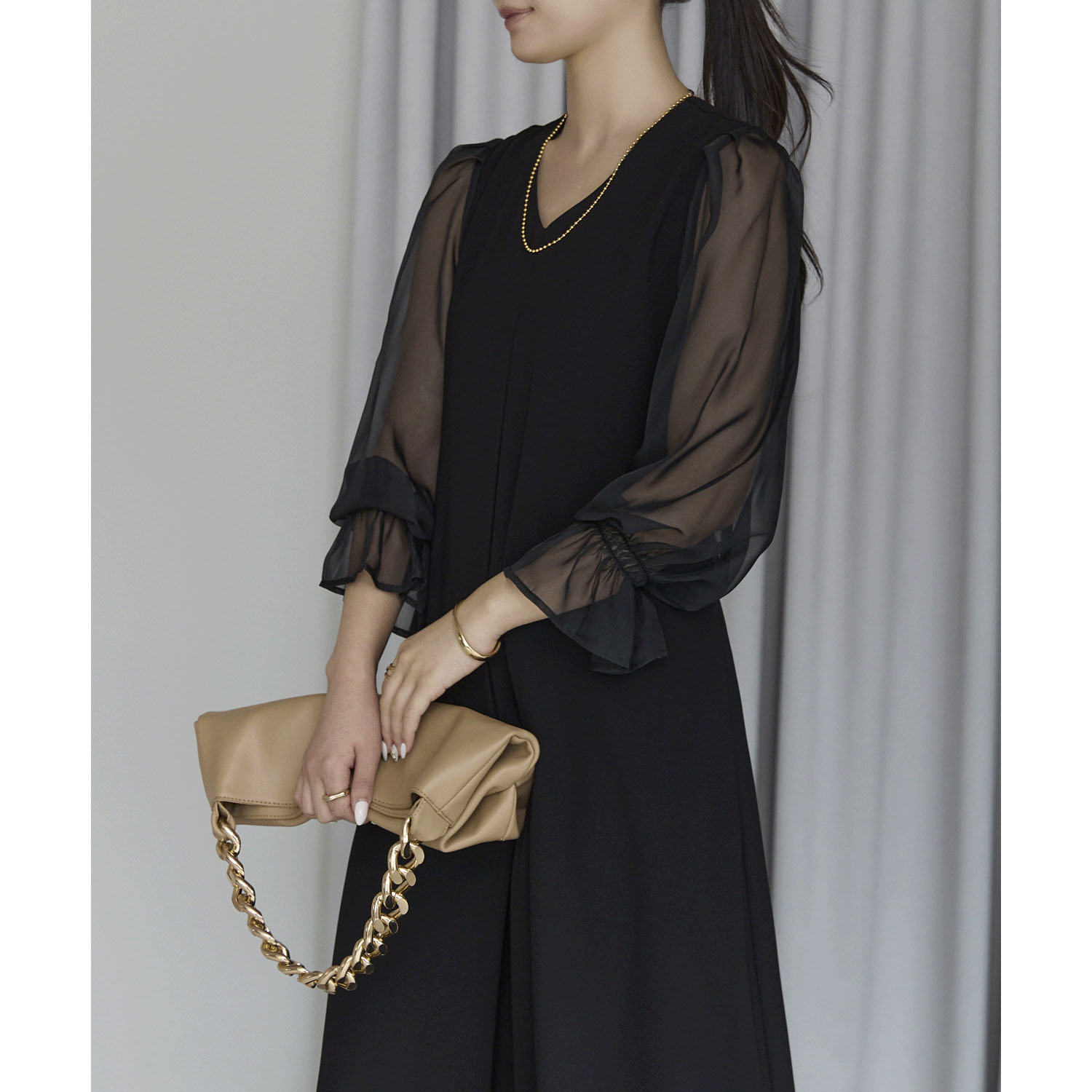 【お取り寄せ】PREFERIRボリュームシアースリーブAラインVネックドレス - 画像3