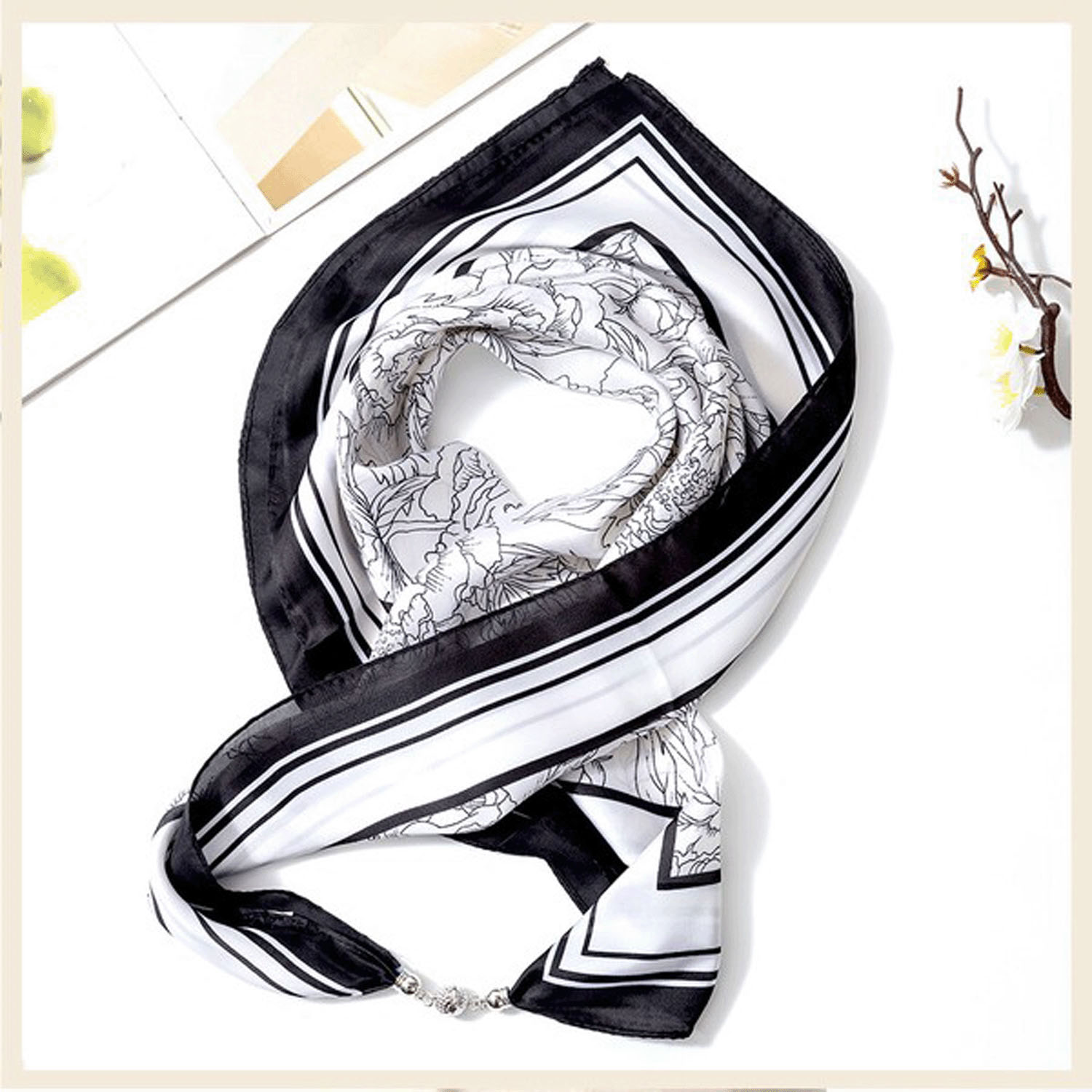 【12，15，43，60終了】マグネット付きスカーフ マルチプリント シルバー金具 - 画像4