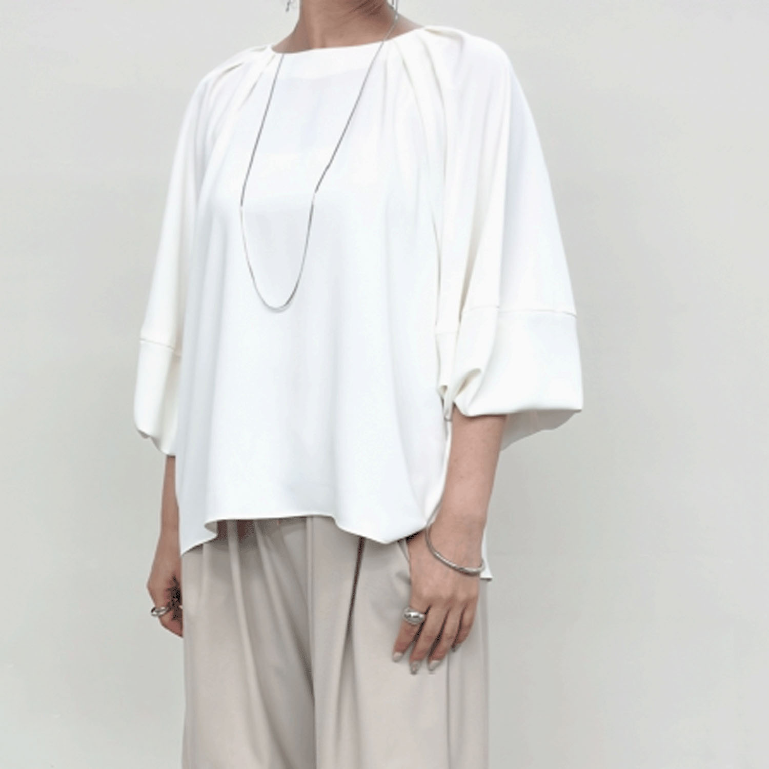 【Insta Live】NUS タックデザインボリュームブラウス - 画像1