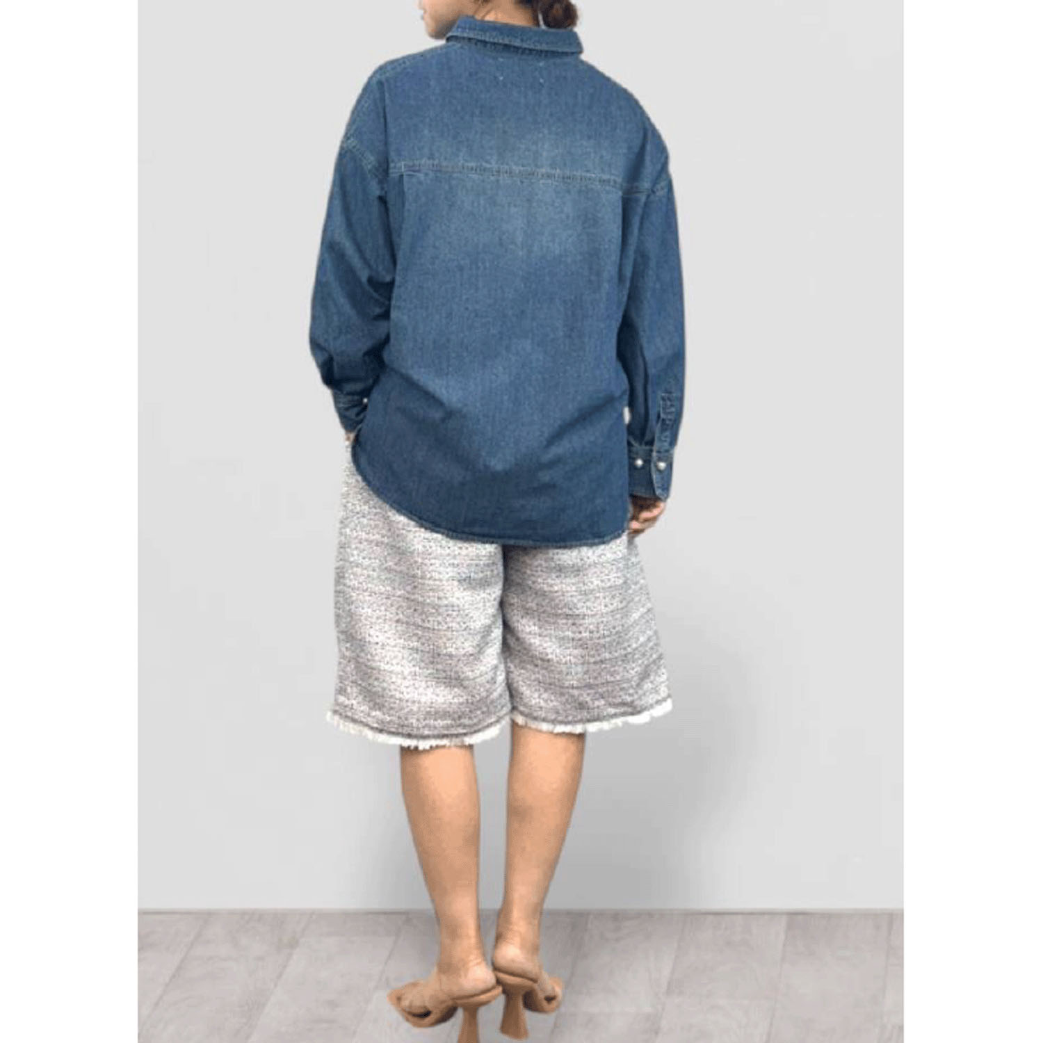 QTUME デニムパール釦シャツ - 画像11