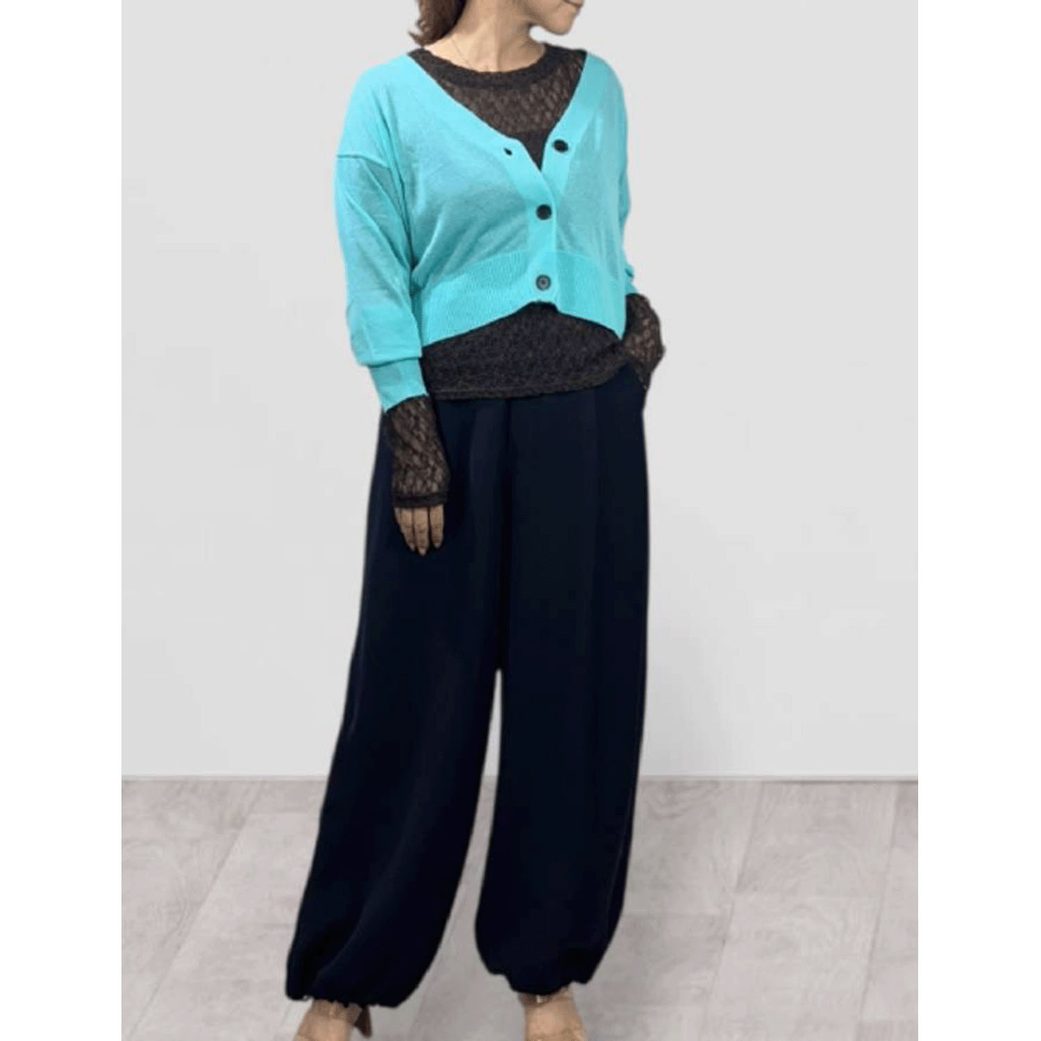 QTUME シアーニットクロップドカーデ - 画像12