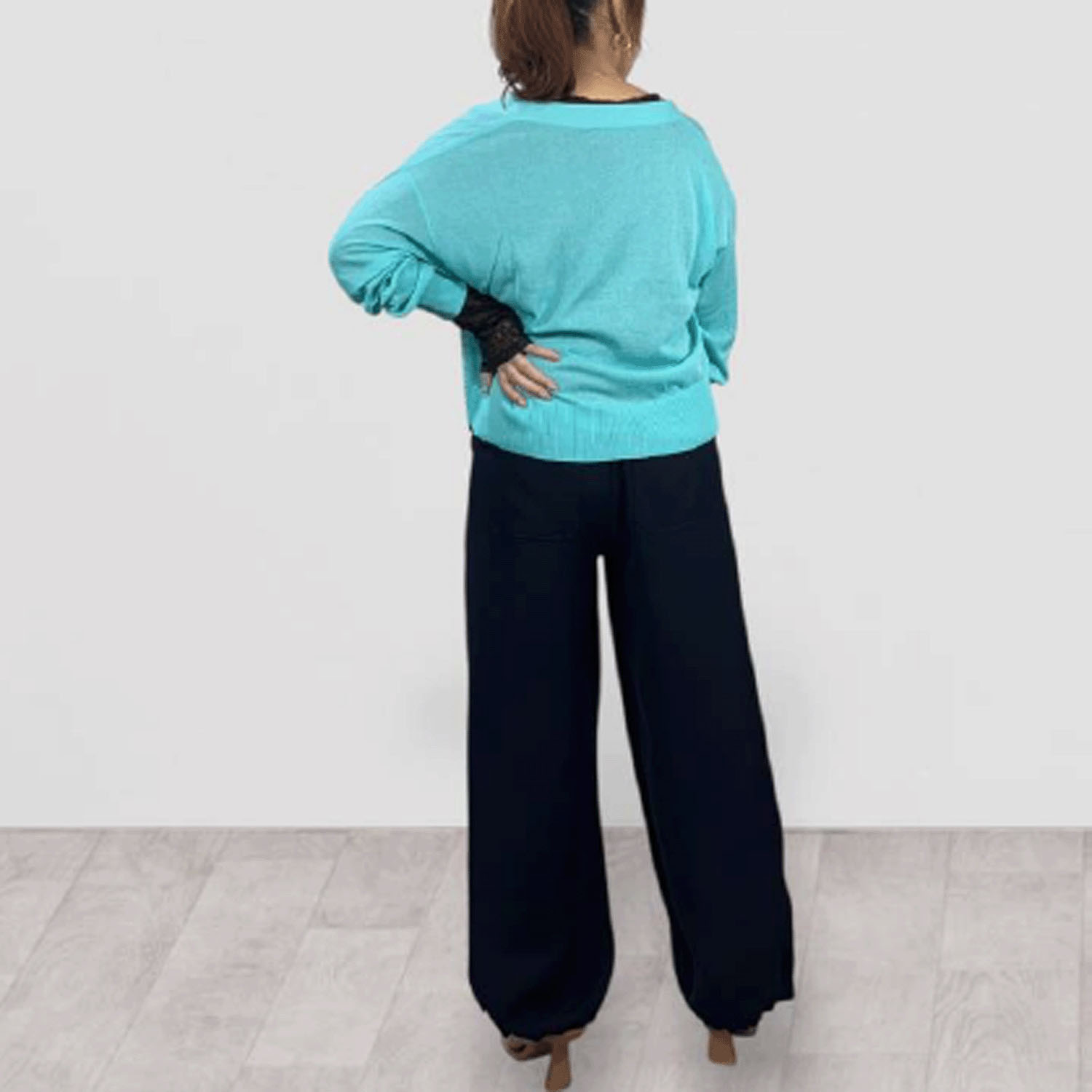 QTUME シアーニットクロップドカーデ - 画像17