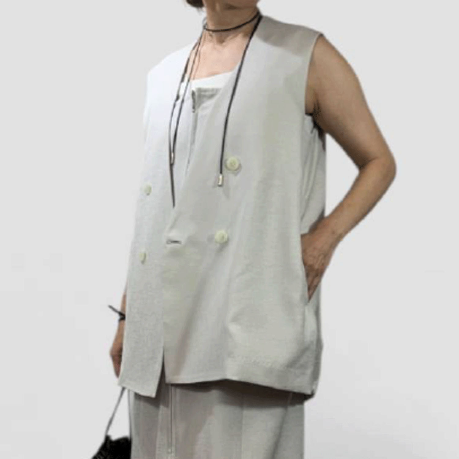 QTUME ダブルスリーブレスジャケット