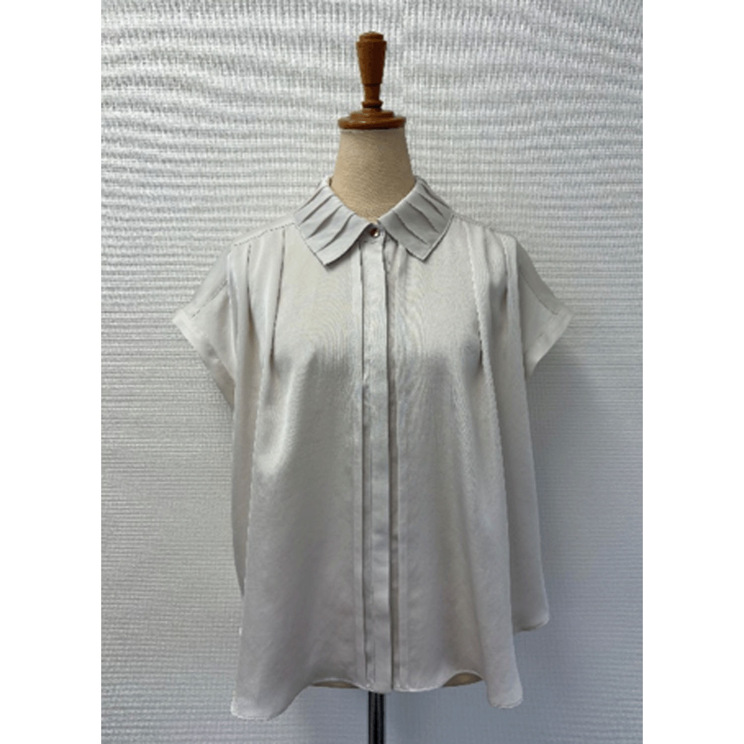 Doubleface Tokyo プリーツカラーフレンチスリーブブラウス - 画像4