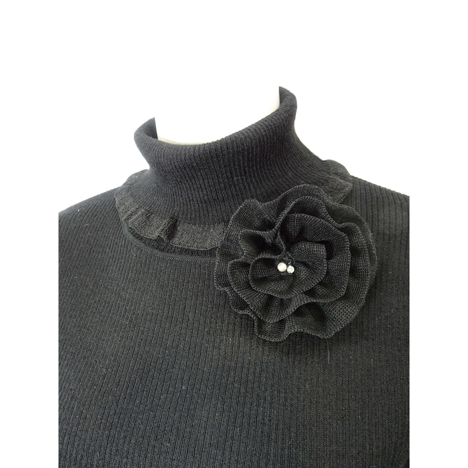 Super Beauty コサージュ付 衿・袖先透かしフリルデザインタートルネックセーター - 画像8