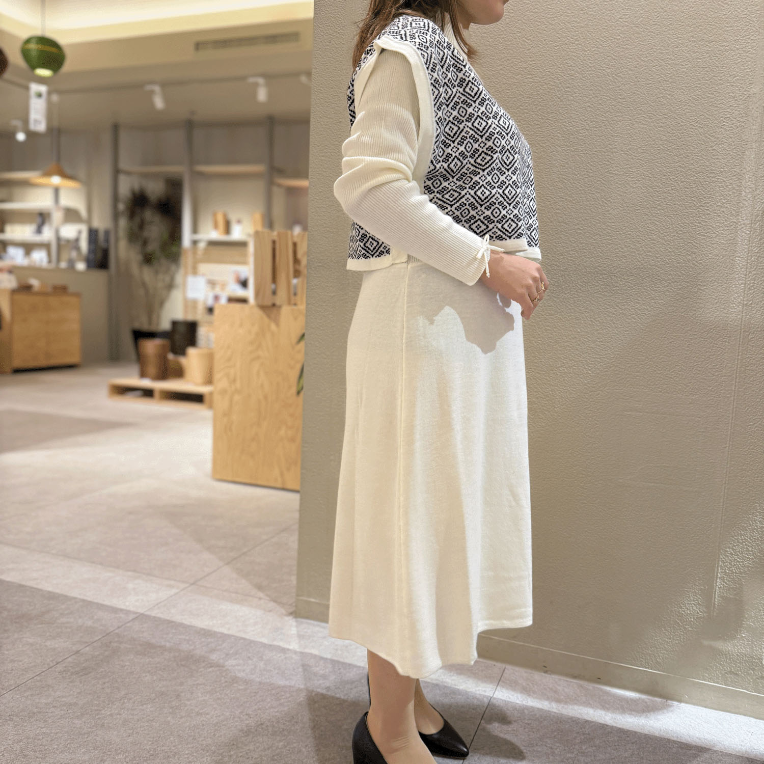 【Inata Live】Super Beauty ジャガード編みニットベスト×ニットOP アンサンブルワンピース - 画像4