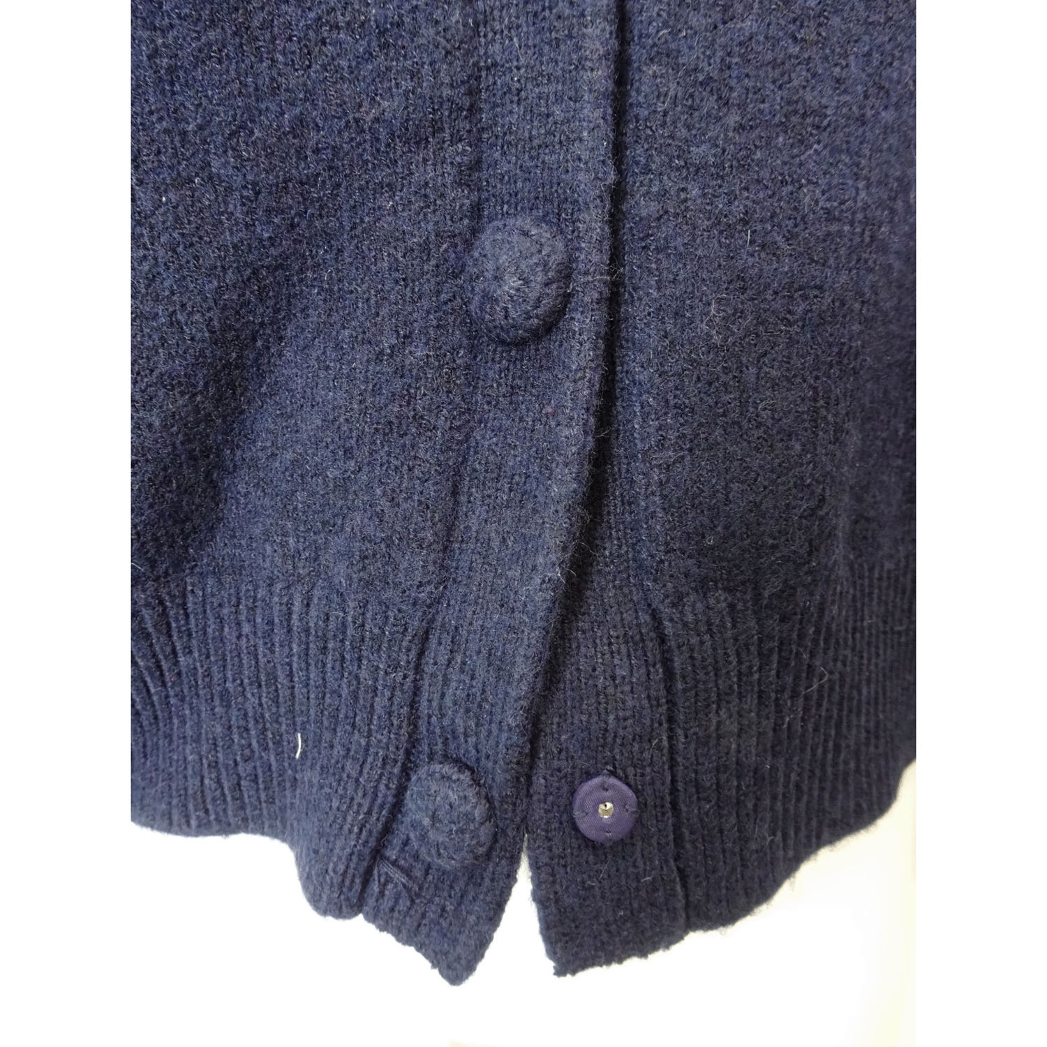 Super Beauty 胸元刺しゅう入りアニマルファー襟ニットカーディガン - 画像15