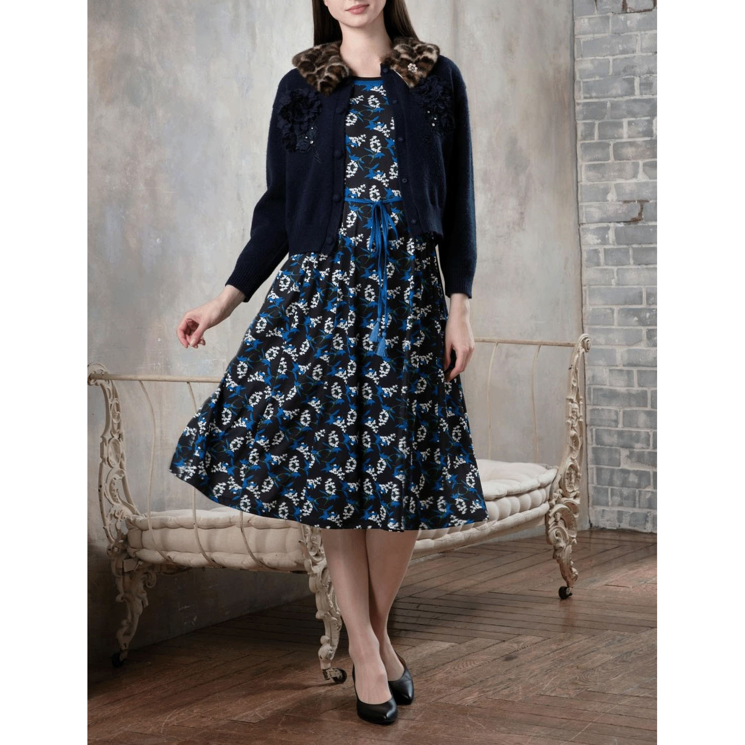 Super Beauty 胸元刺しゅう入りアニマルファー襟ニットカーディガン - 画像8