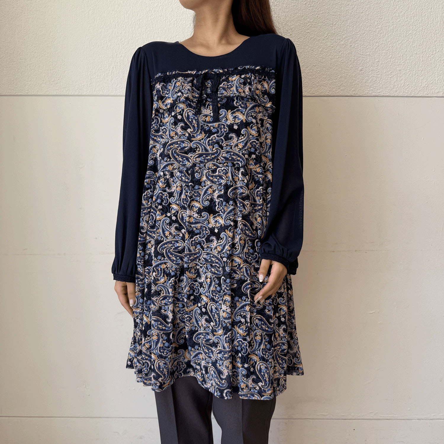 Super Beauty ペイズリー柄パワーネット素材チュニックカットソー - 画像4