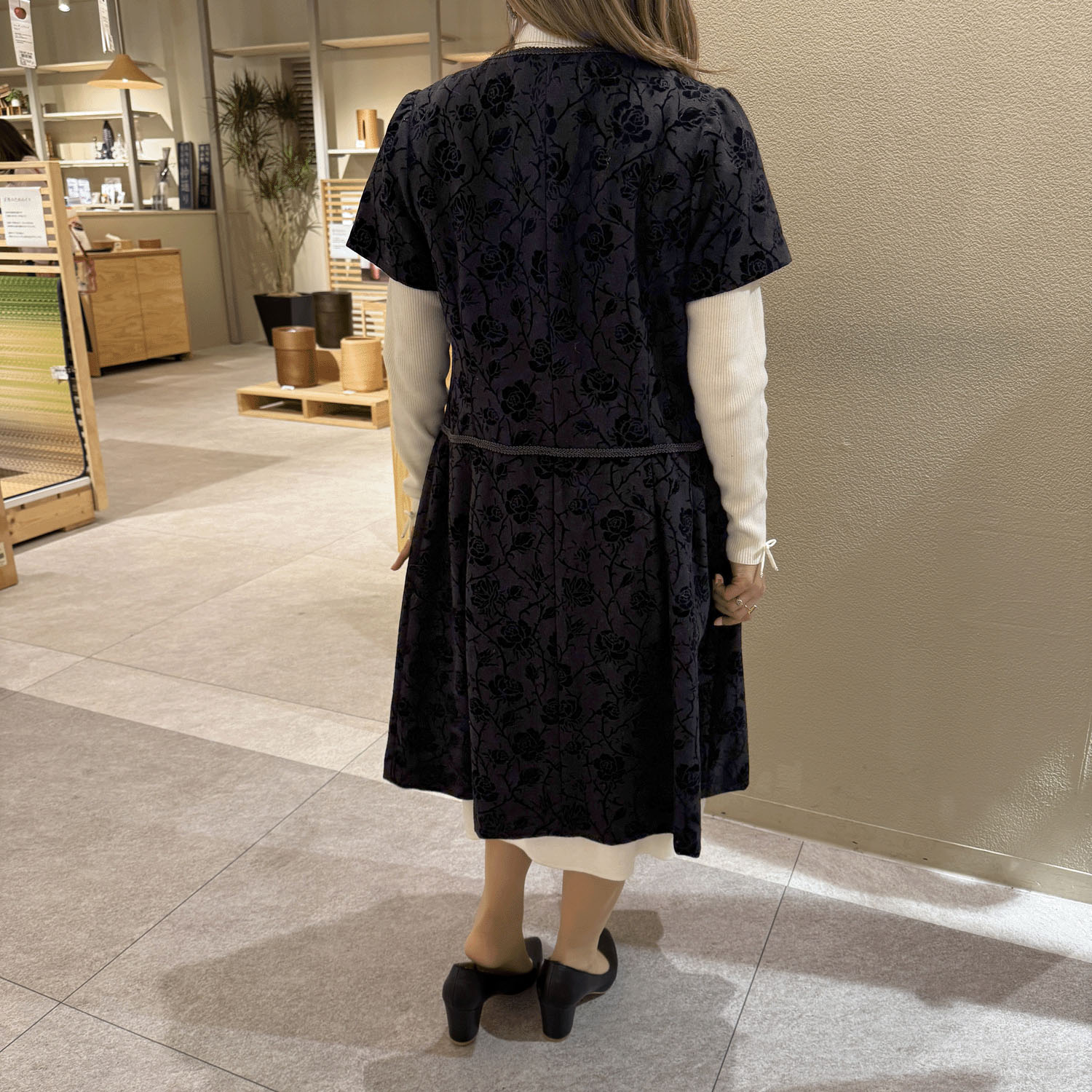 【Inata Live】Super Beauty フロッキープリント 半袖ワンピース - 画像3