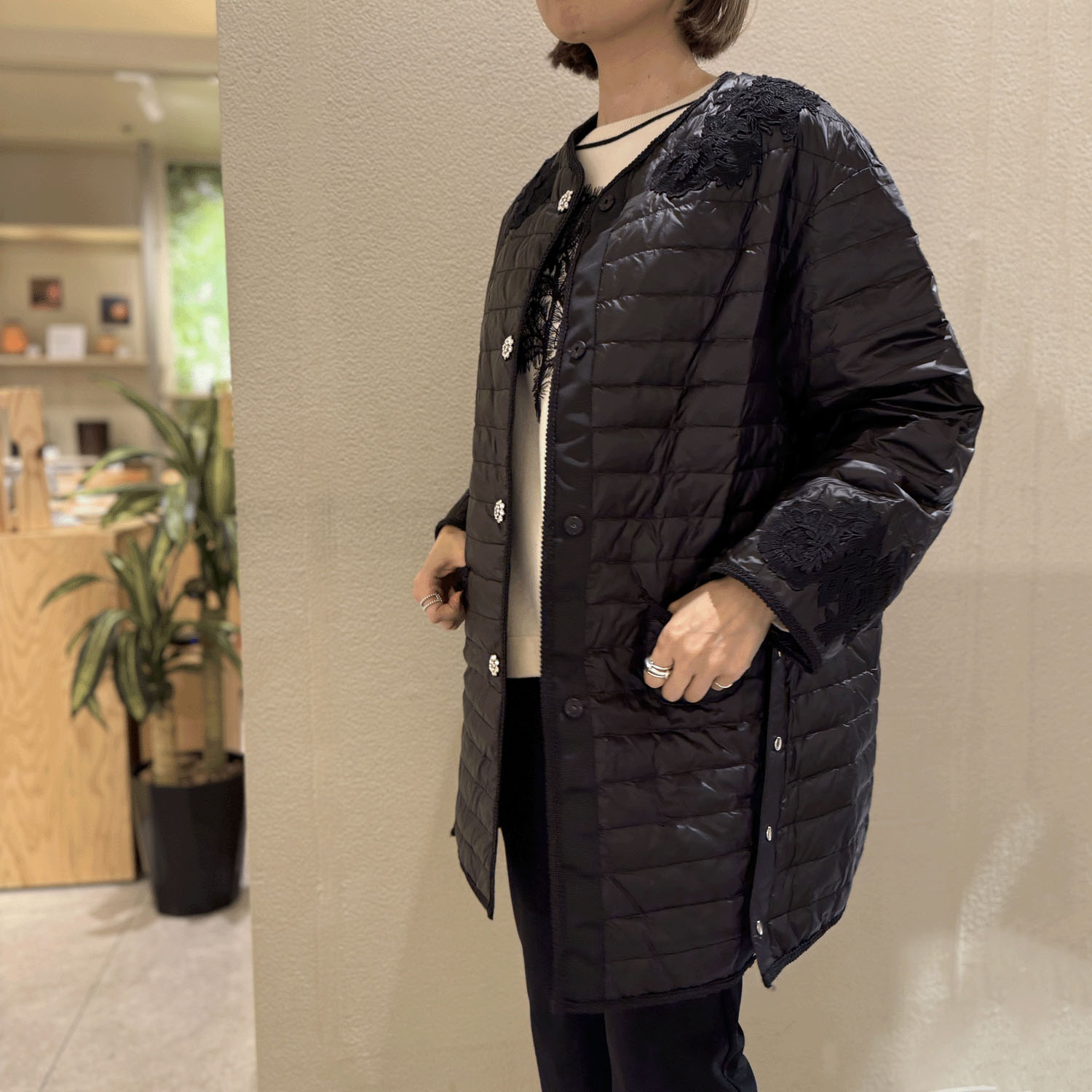 【Inata Live】Super Beauty レースデザイン ライトダウンジャケット - 画像2