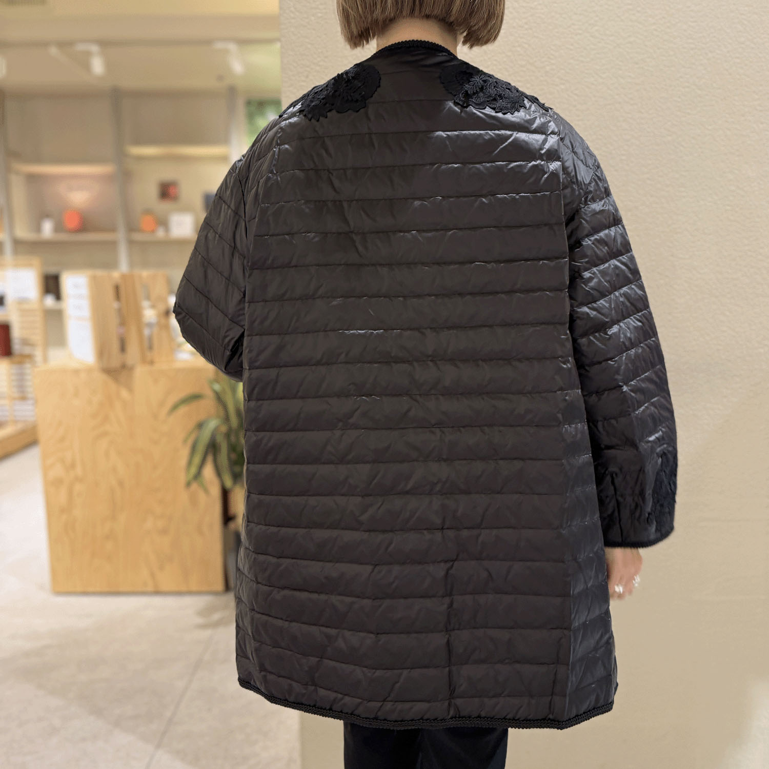 【Inata Live】Super Beauty レースデザイン ライトダウンジャケット - 画像5