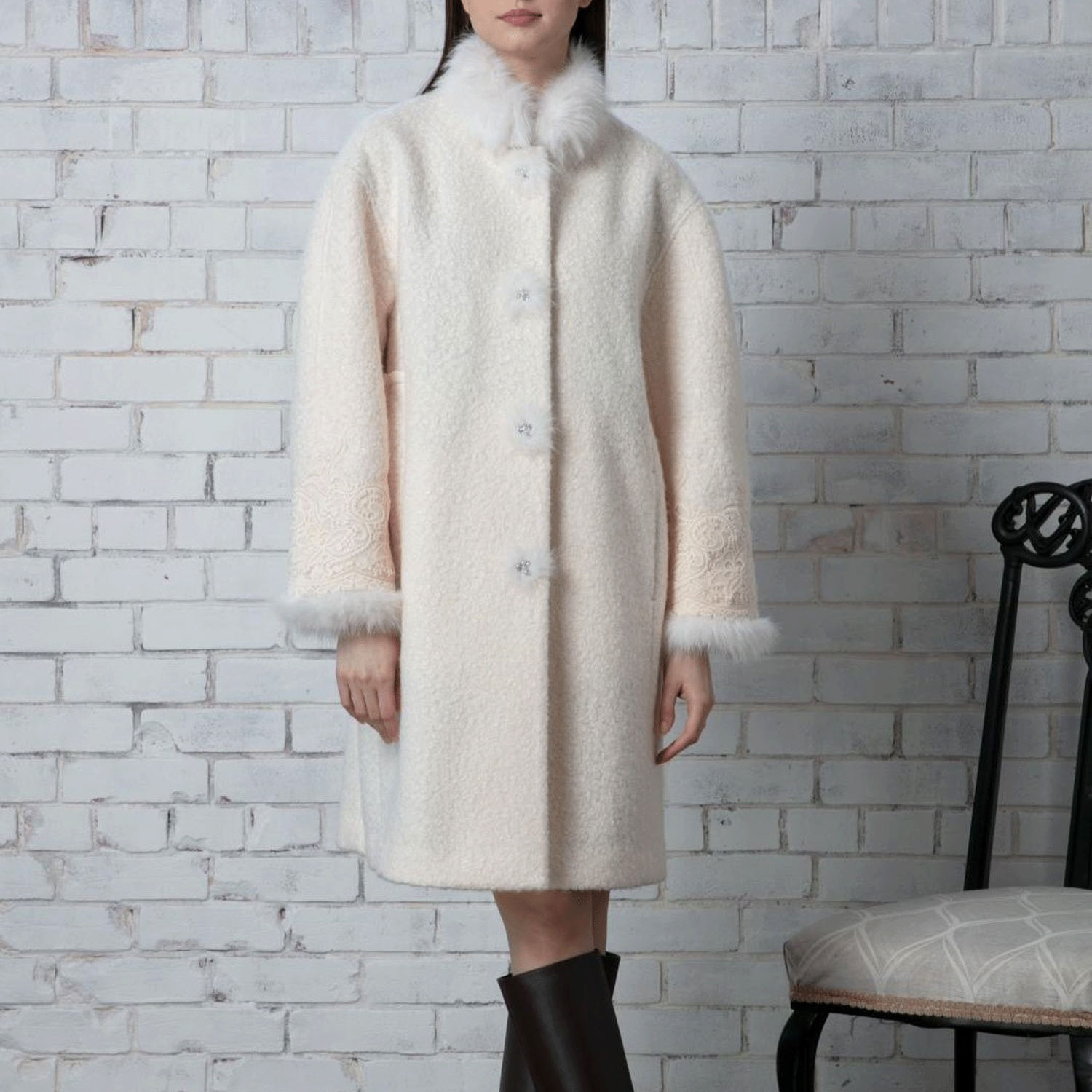 【Inata Live】Super Beauty ファー使い花モチーフ付コート - 画像5