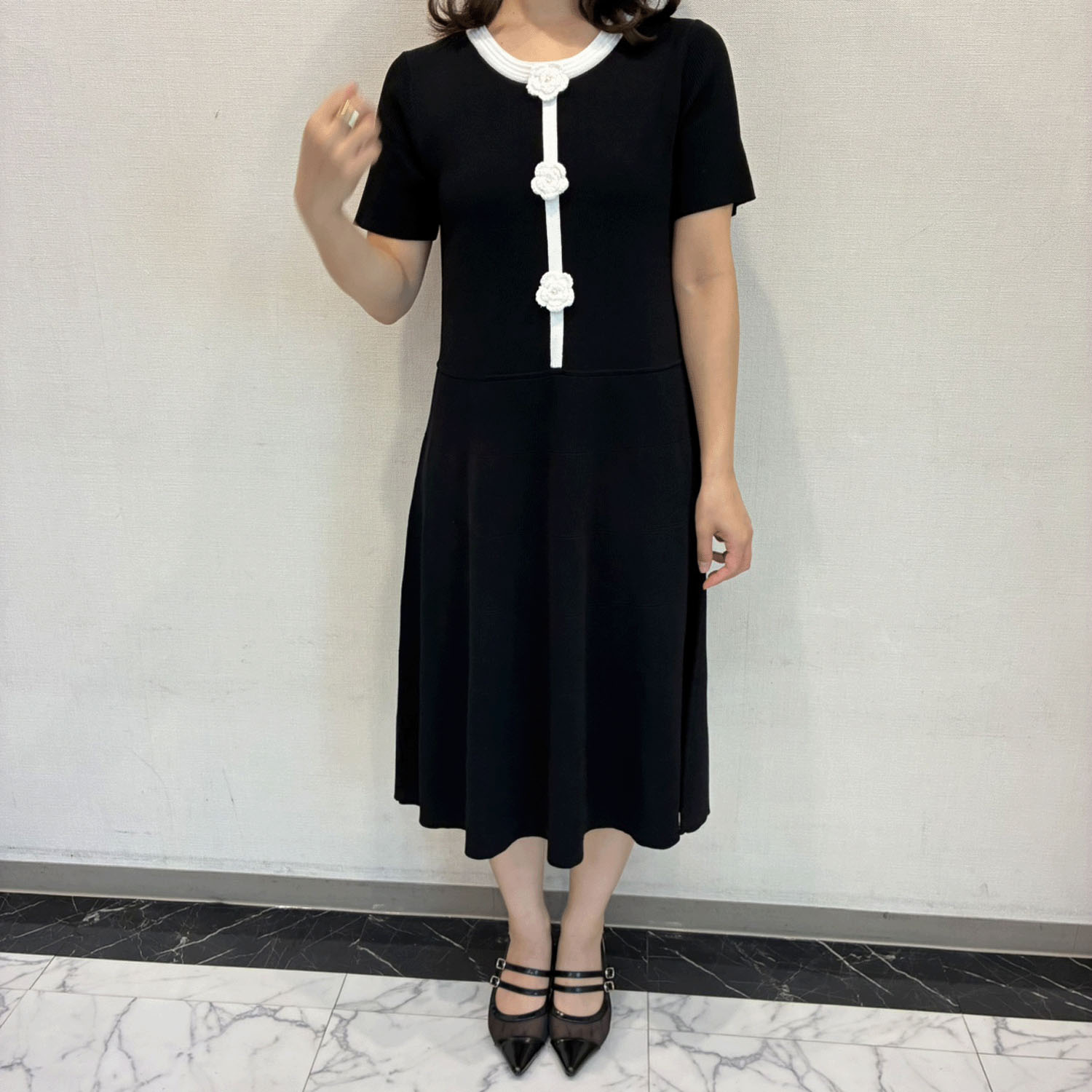 Super Beauty かぎ針花モチーフ付配色ニットワンピース - 画像1