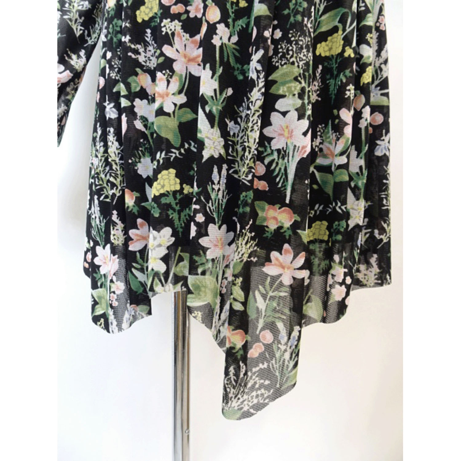 Super Beauty アシンメトリーヘム花柄プリントパワーネット素材チュニック - 画像13