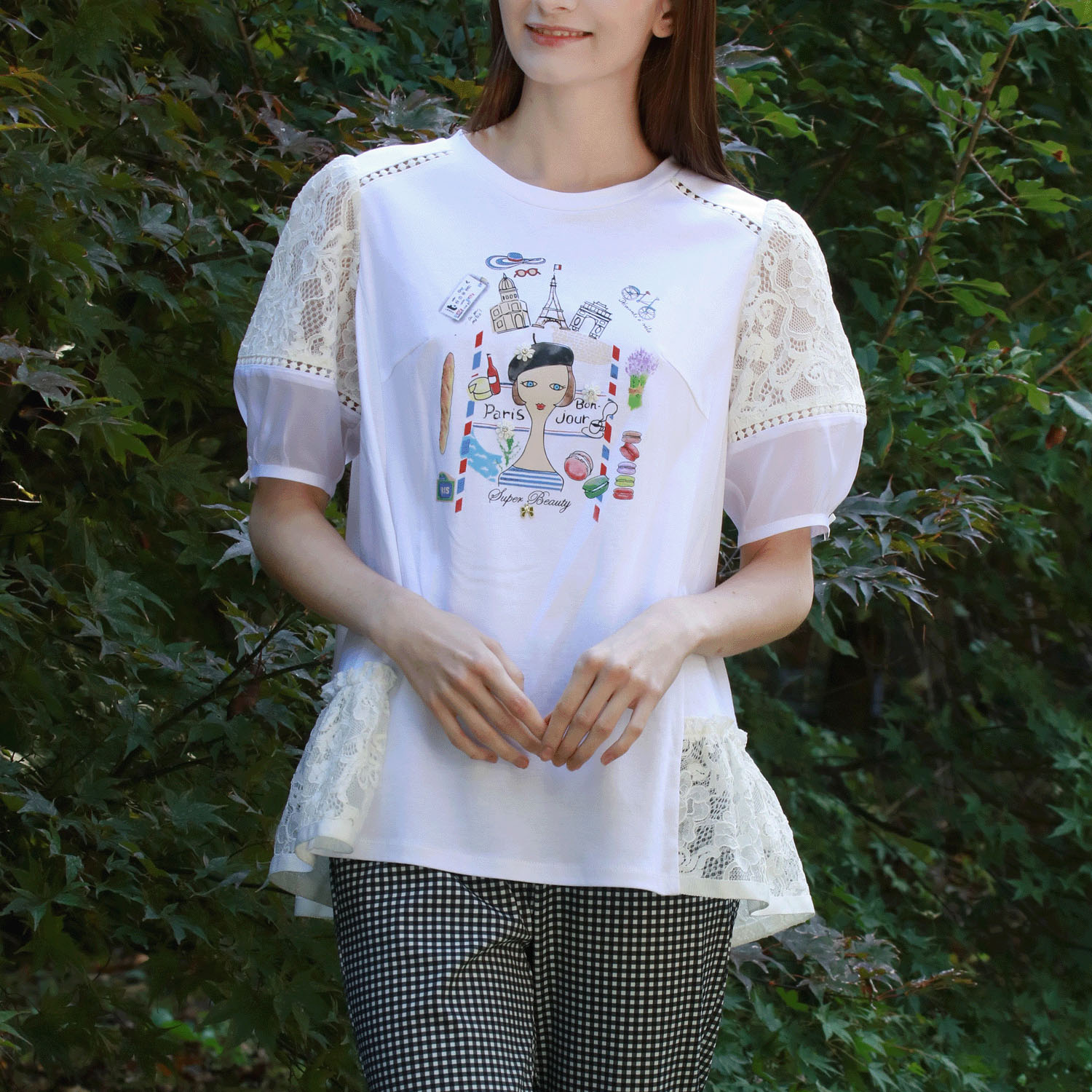 【4月中旬入荷予定】Super Beauty 胸元Parisモチーフプリント レース切替×パフ袖ロングTシャツ - 画像1