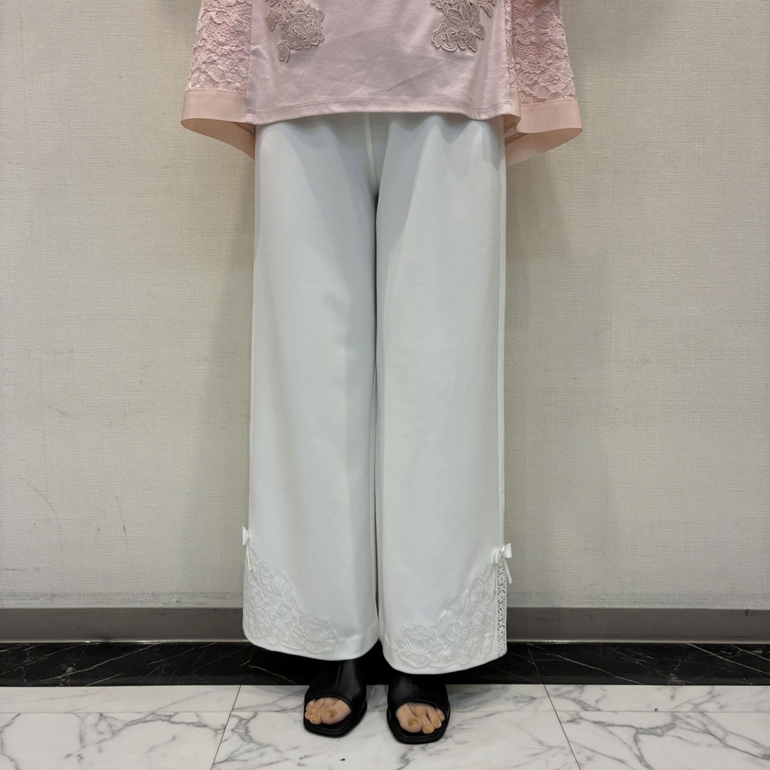 Super Beauty 裾サイド刺しゅう入りリボンデザインワイドパンツ - 画像3