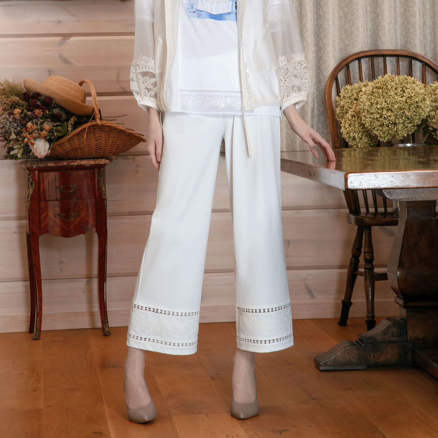 【3月下旬入荷予定】Super Beauty ハシゴレース×裾レースワイドパンツ - 画像1