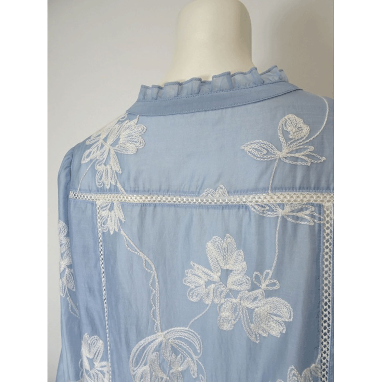 Super Beauty 花刺しゅう入り パフ袖ブラウス - 画像11