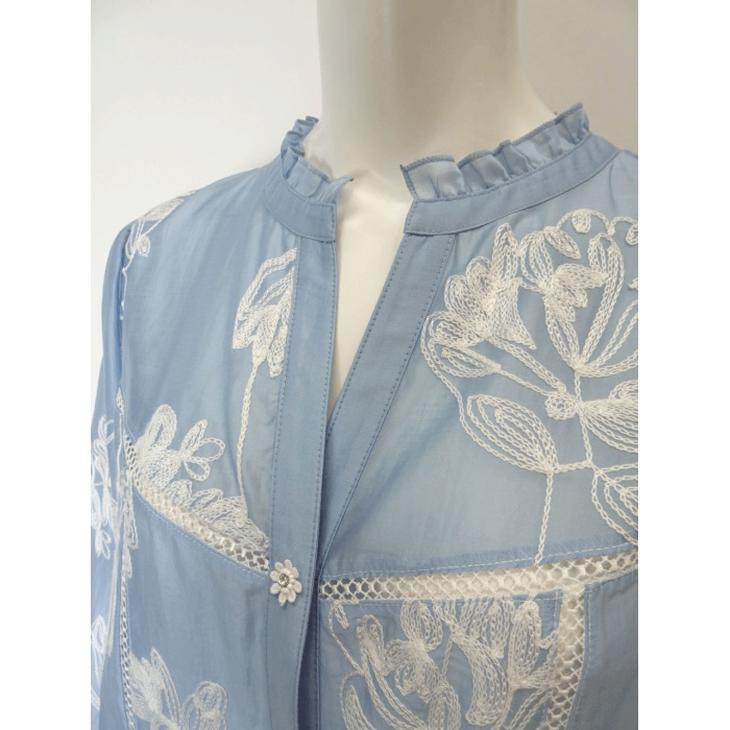 Super Beauty 花刺しゅう入り パフ袖ブラウス - 画像9