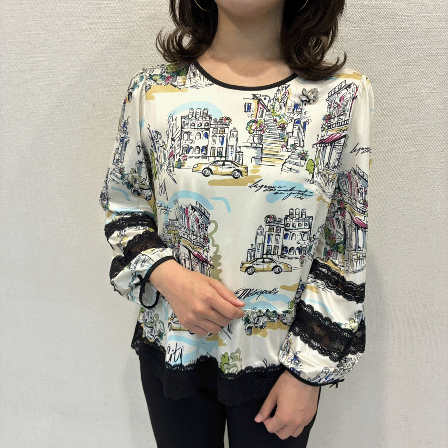 Super Beauty 街並み風景プリントパフスリーブカットソー - 画像1