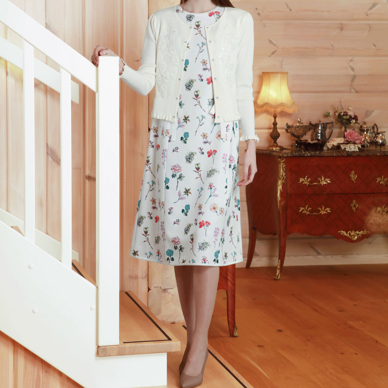 【Insta Live】Super Beauty マルチカラーフラワープリントフレンチスリーブワンピース - 画像1