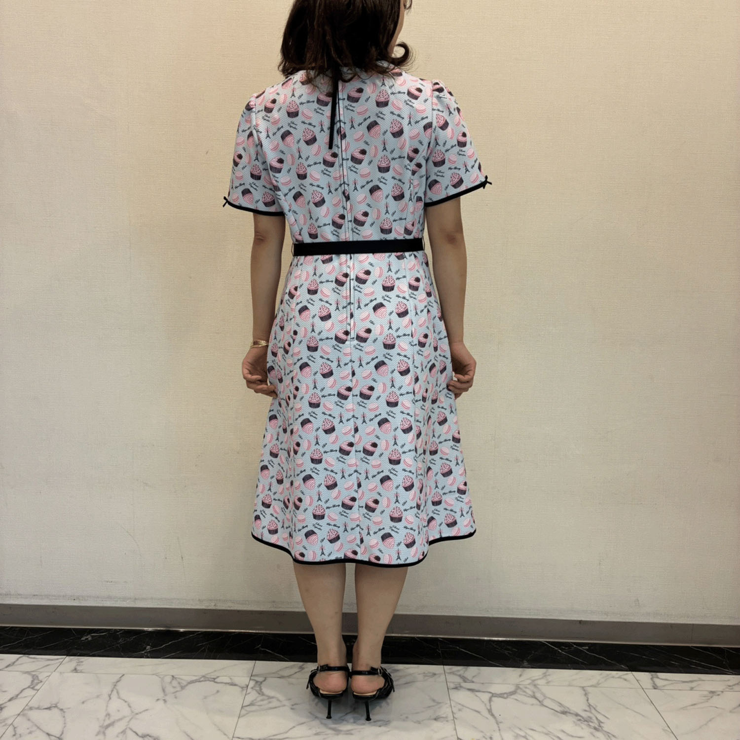 【Insta Live】Super Beauty エッフェル塔モチーフ付スイーツ柄プリント半袖ワンピース - 画像6