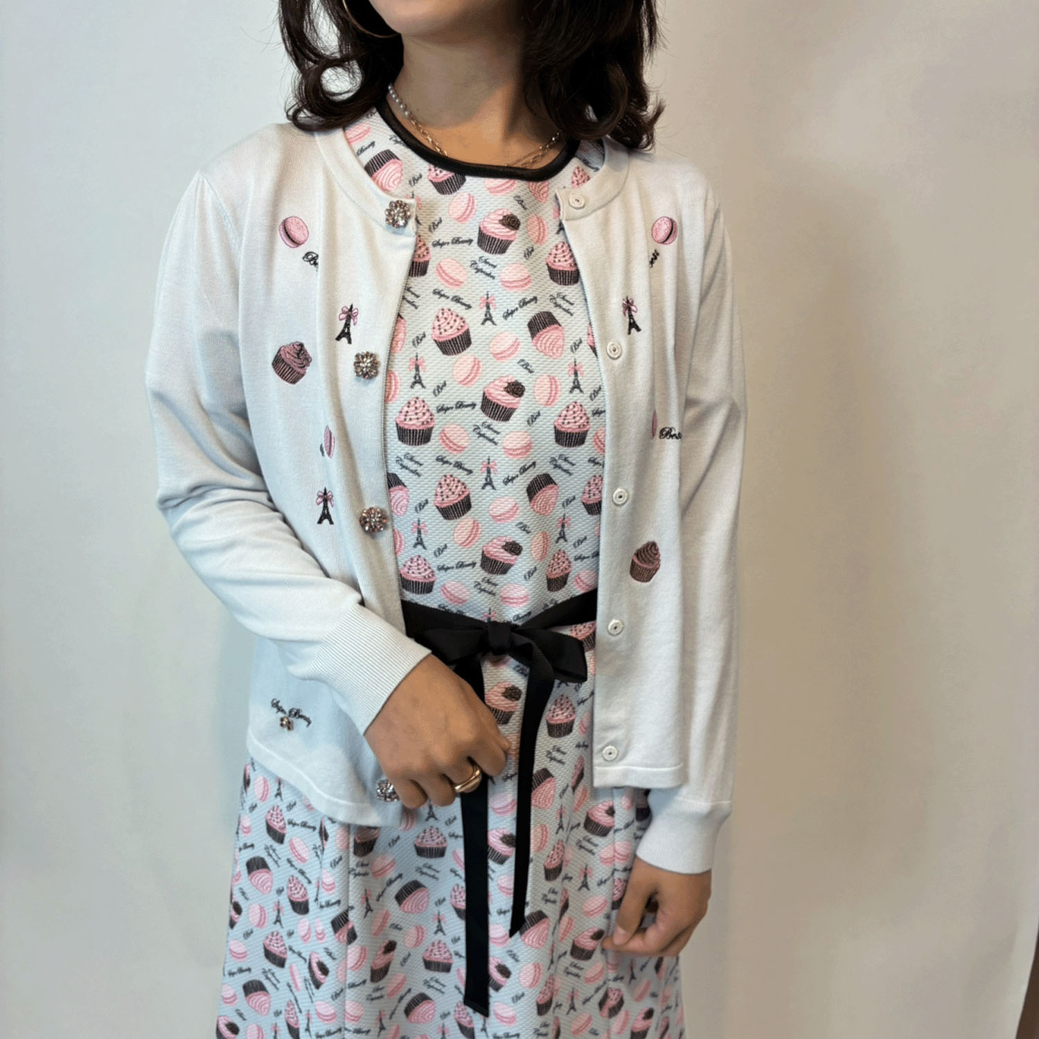 【Insta Live】Super Beauty エッフェル塔モチーフ付スイーツ柄プリント半袖ワンピース - 画像8