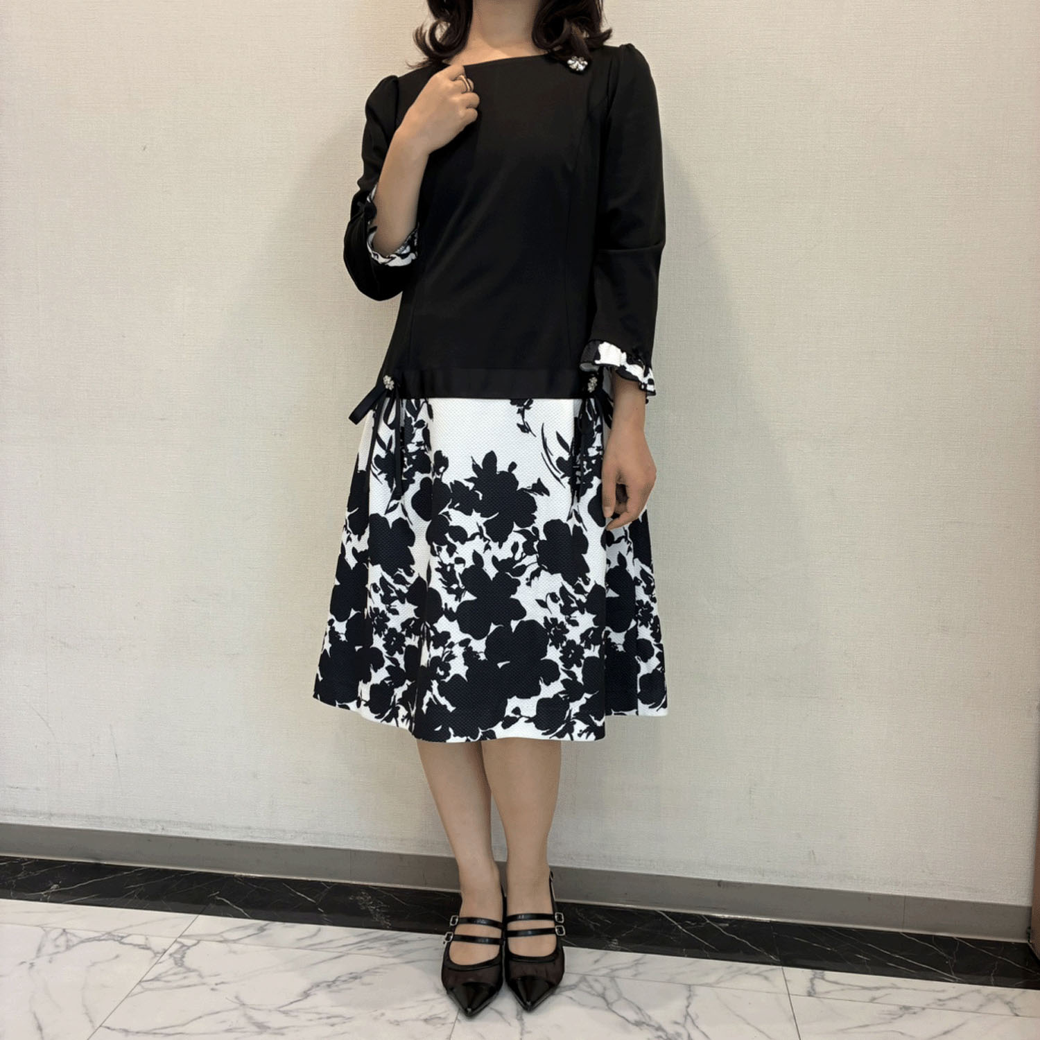 【Insta Live】Super Beauty モノトーン柄ウェスト切替ポンチ素材ワンピース