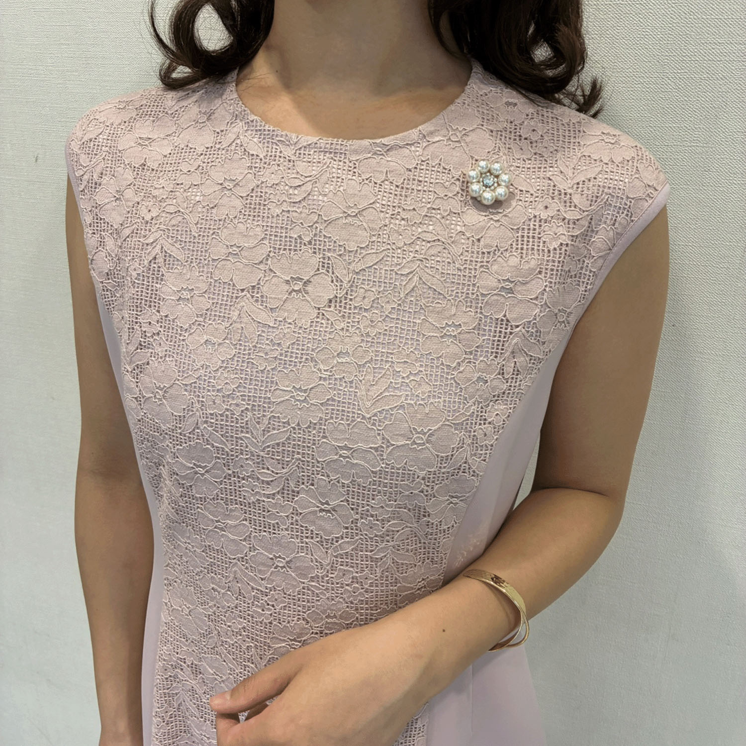 Super Beauty 前立て透かしレース切替ダンボールニット素材フレンチスリーブワンピース - 画像13