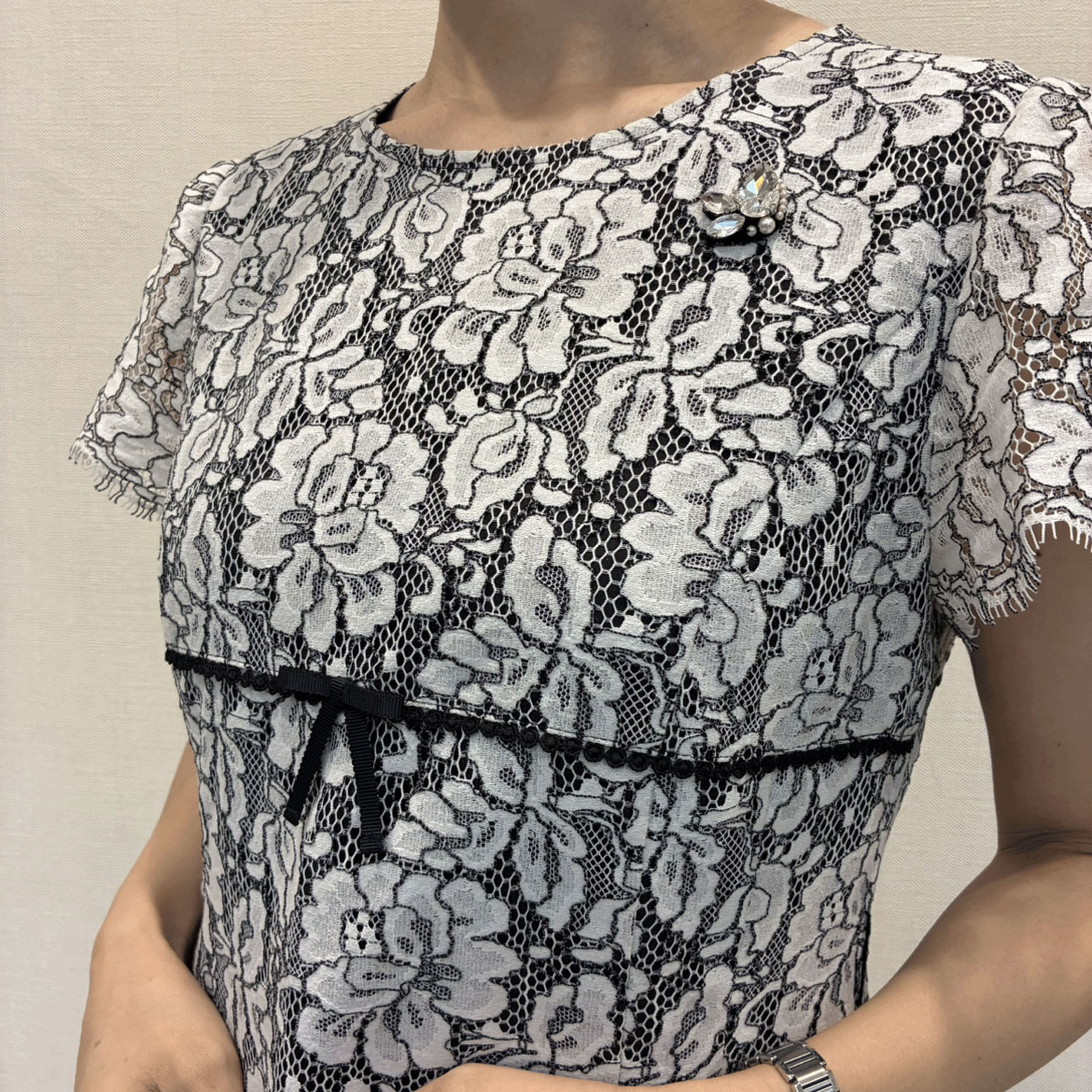 【4月中旬入荷予定】Super Beauty ライン花レース素材半袖ワンピース - 画像6