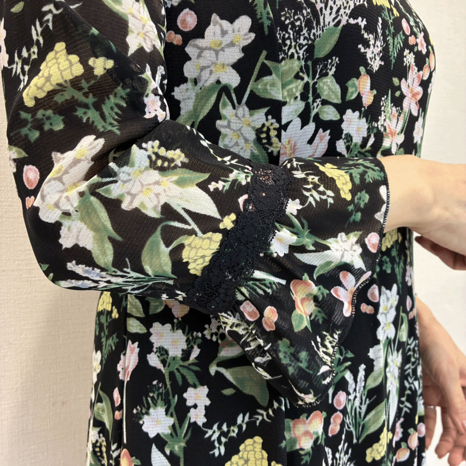 Super Beauty 多色使いパワーネット素材ワンピース - 画像7