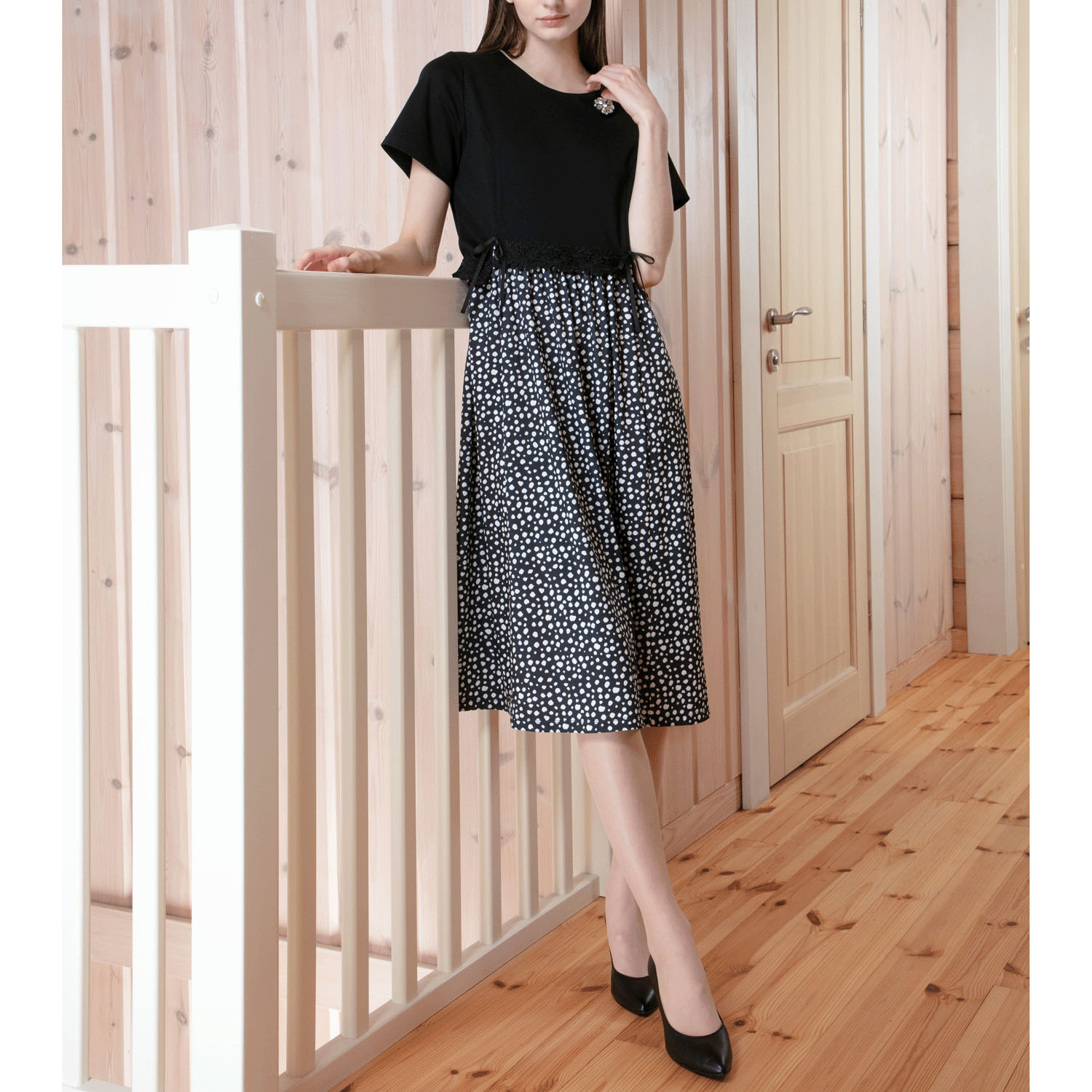 【4月初旬入荷予定】Super Beauty ウェストレース使い水玉切替ワンピース - 画像1