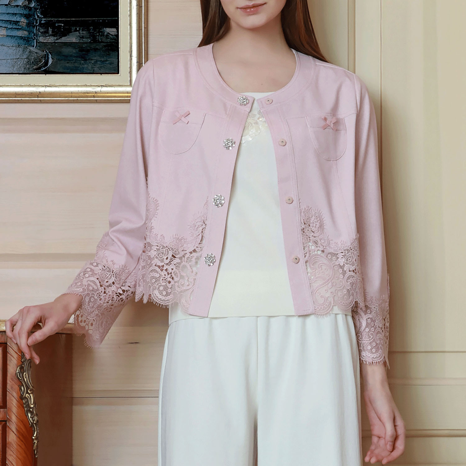 【2月下旬入荷予定】Super Beauty 裾レース切替転写素材ノーカラージャケット - 画像1