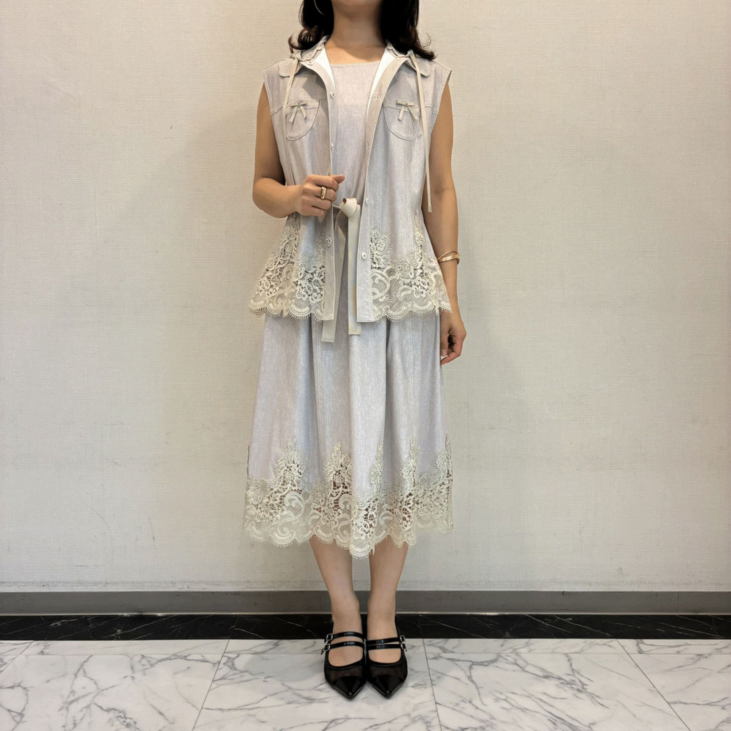 【2月下旬入荷予定】Super Beauty 裾レース切替転写素材フード着脱式ベスト - 画像5