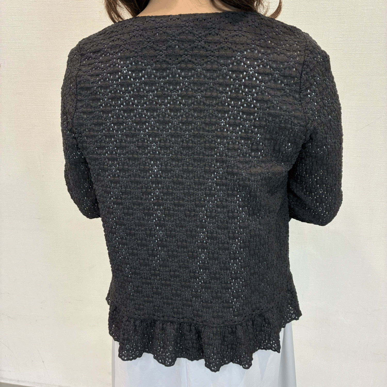 Super Beauty 伸縮素材コサージュ付ノーカラージャケット - 画像5