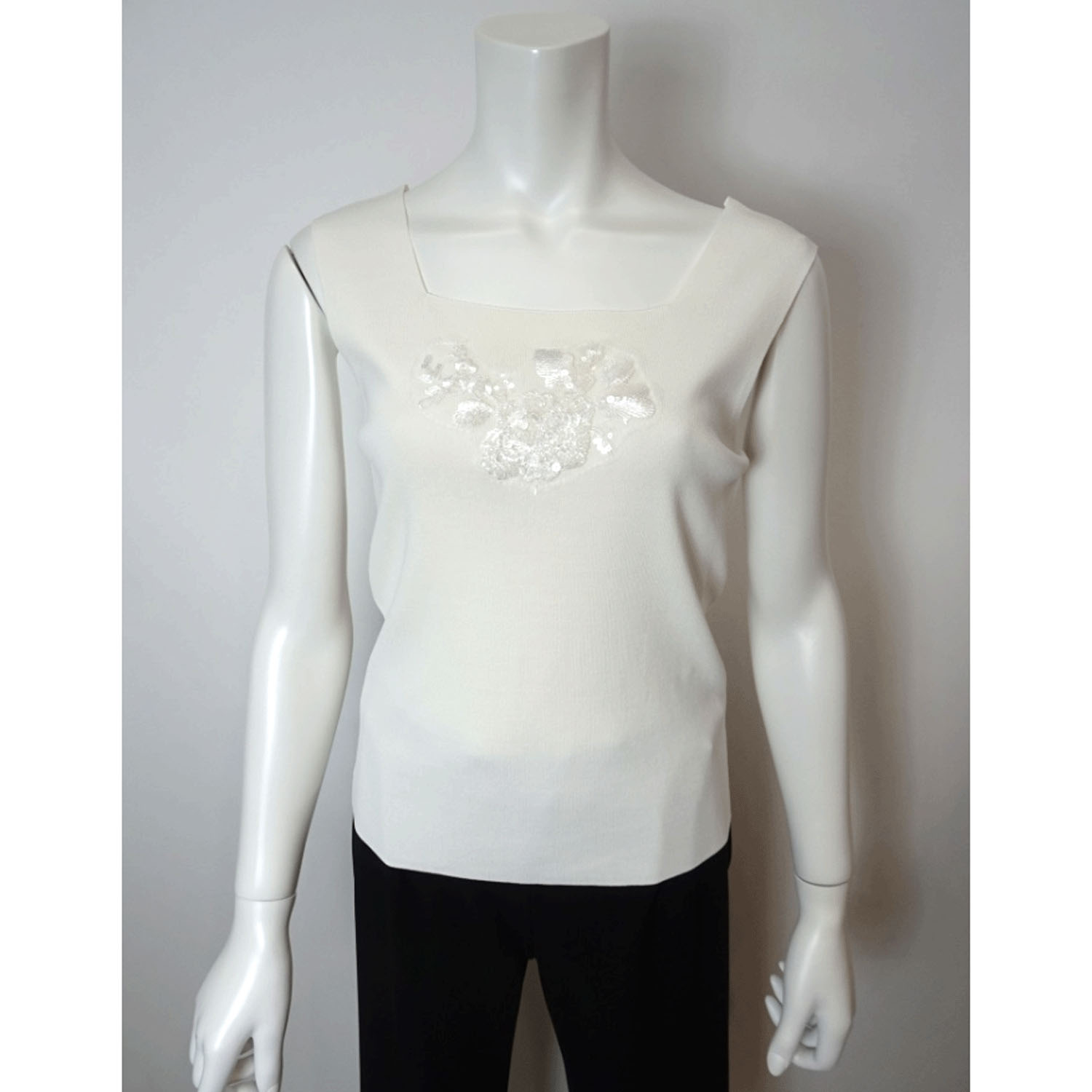 Super Beauty 胸元スパンコール刺繍ノースリーブニット - 画像5