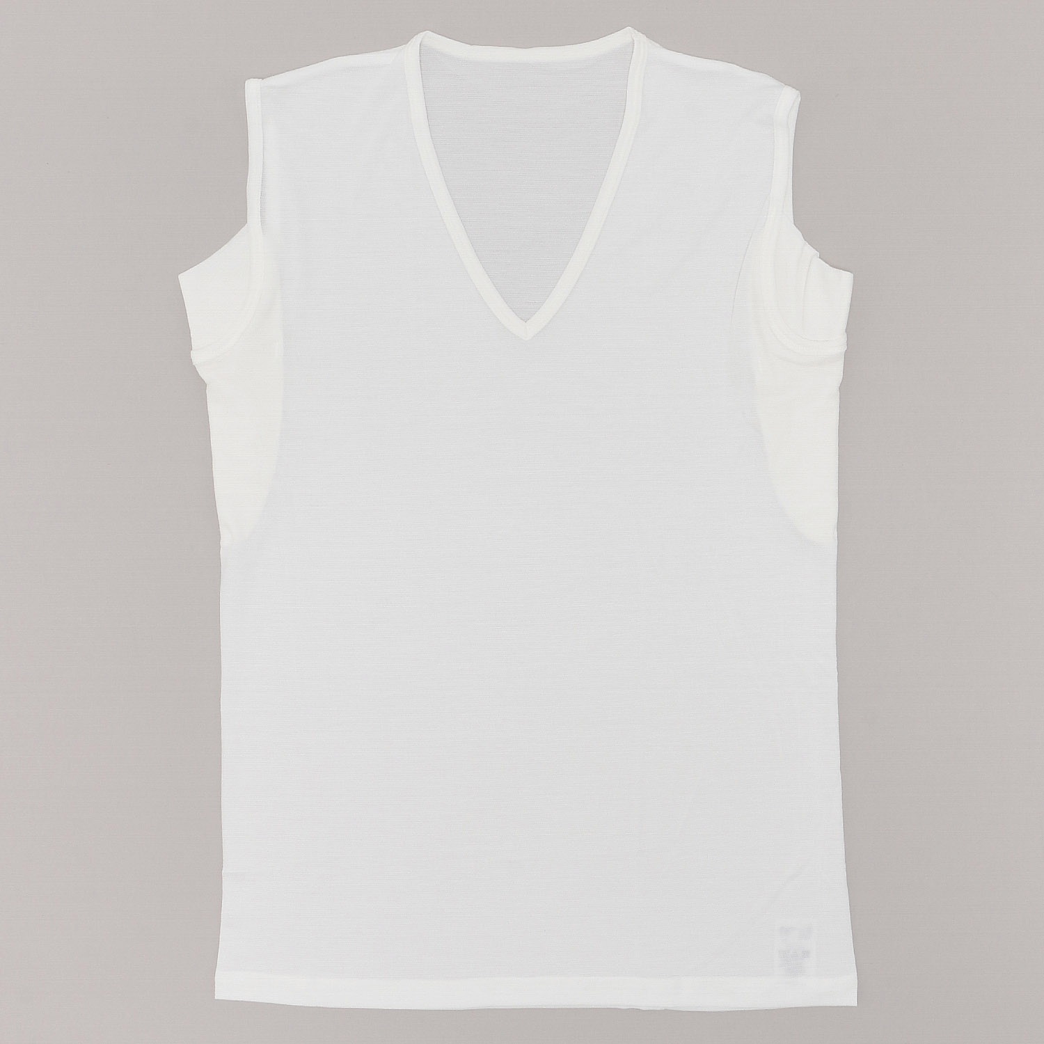 GUNZE アセドロン鹿の子 大きな汗取り付きスVネックスリーブレス - 画像1