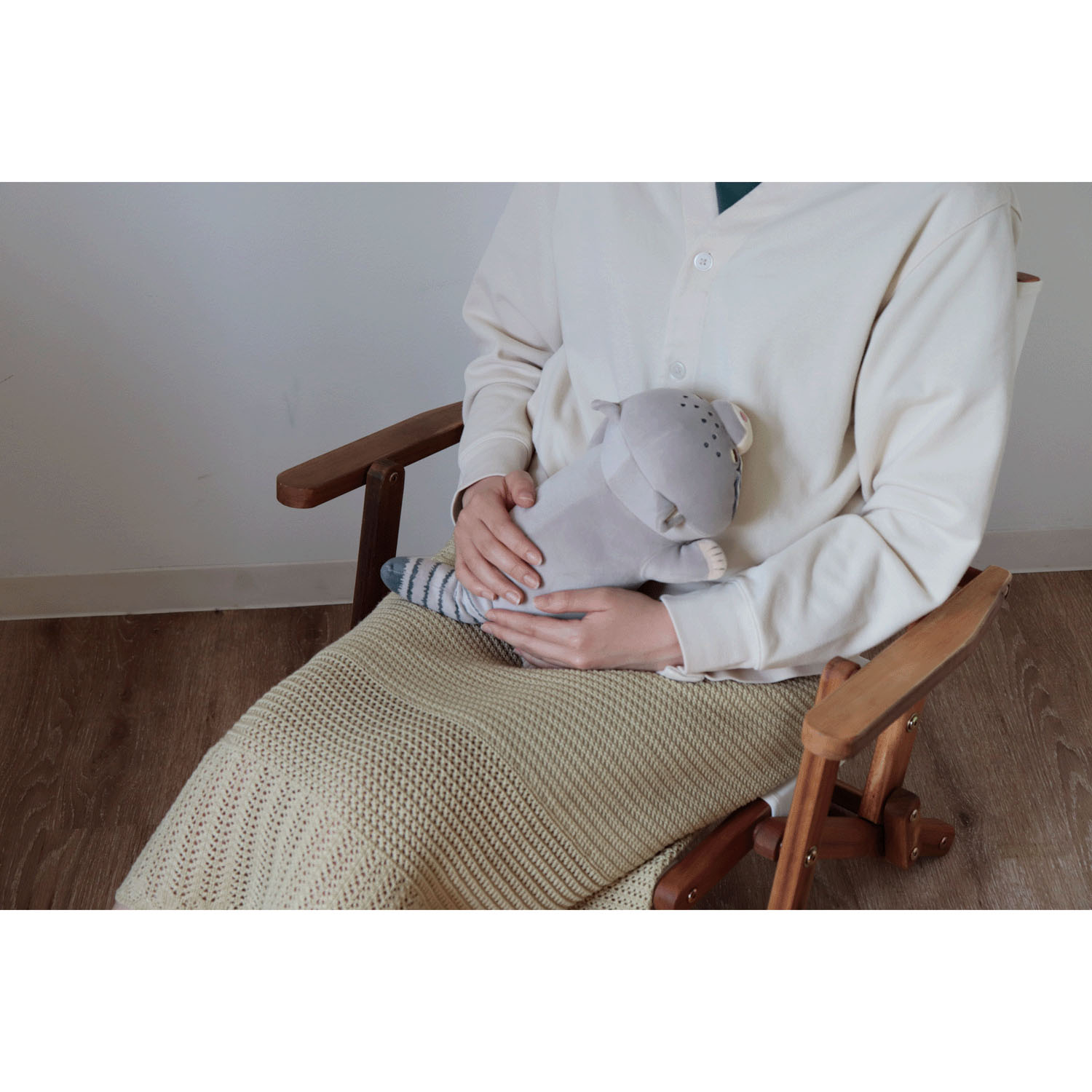 ハグミーズー HOT＆COOLピロークッション マヌルネコ - 画像3