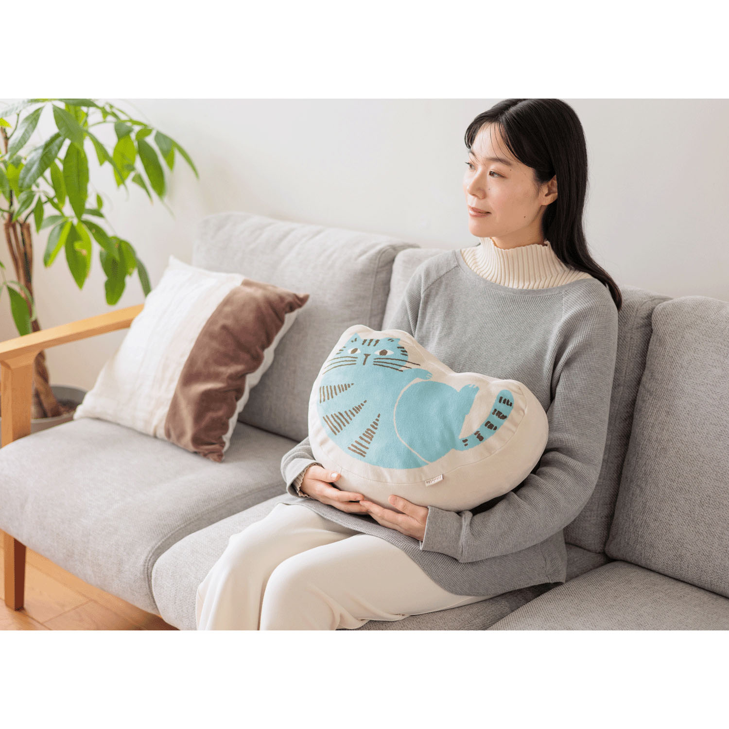 fikalycka 猫型クッション ベージュ - 画像4