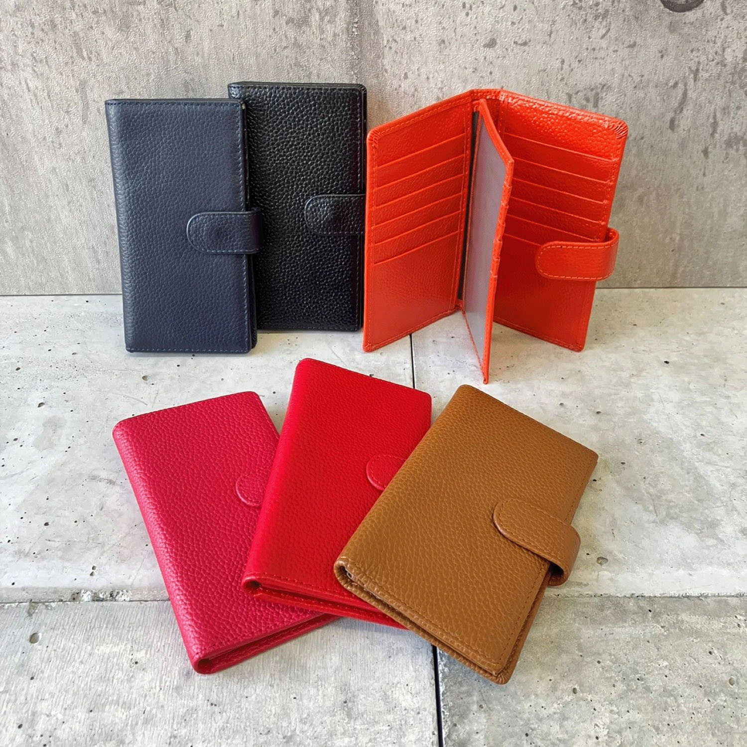 本革手帳型カードケース - 画像1