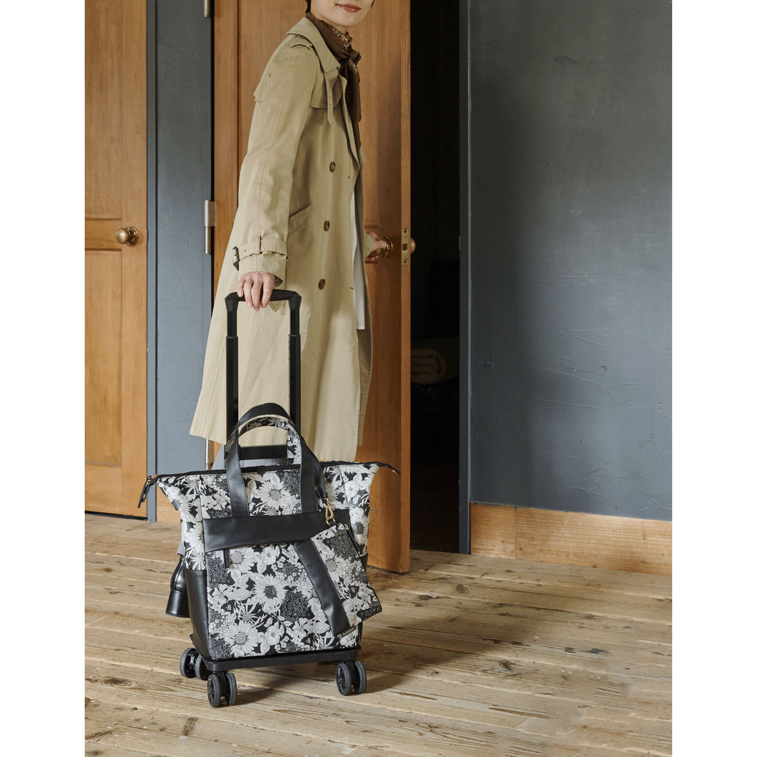 【リバティ・ファブリックス】 保冷・保温 4輪カート ポーチ付き - 画像3