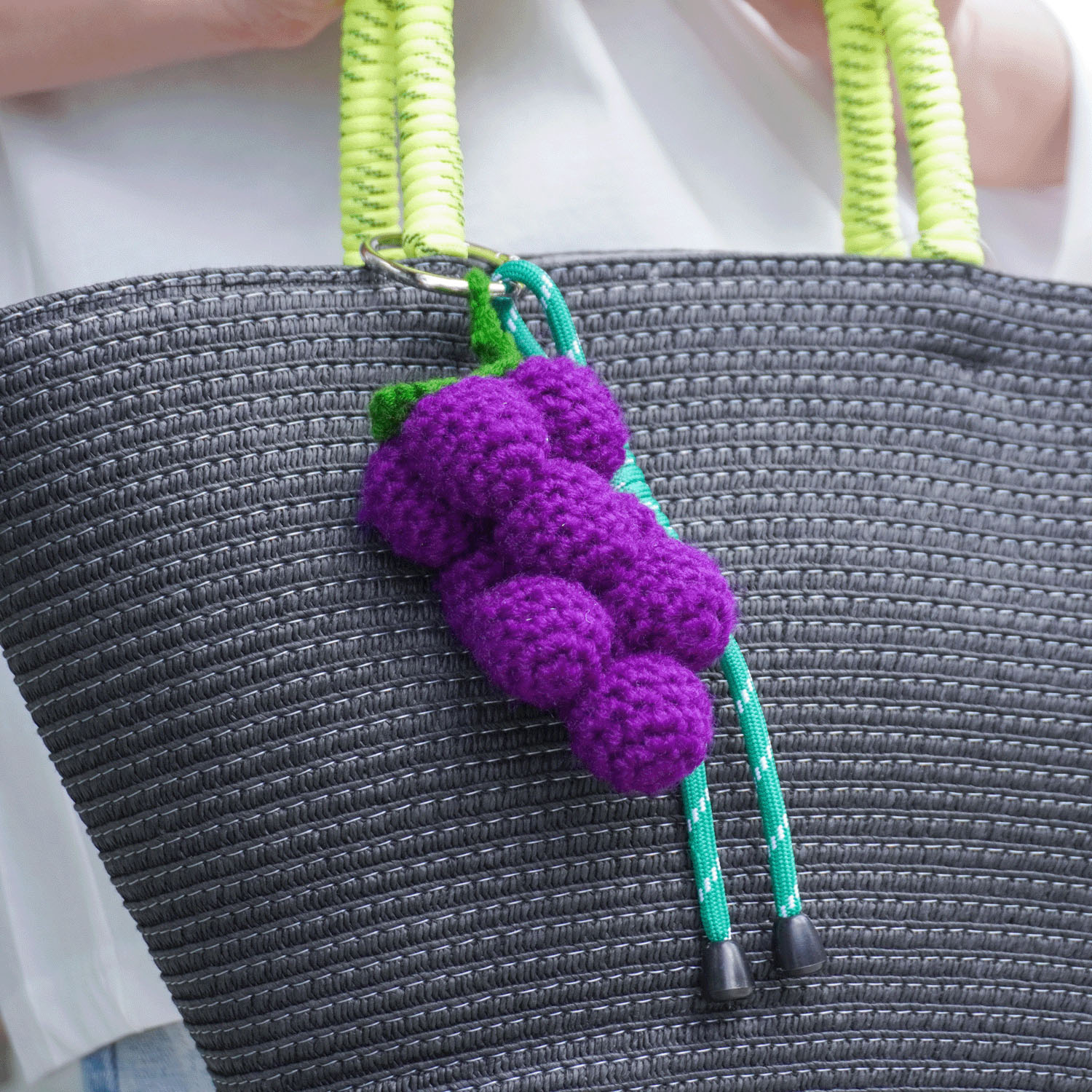 COOCO フルーツチャーム付カゴバッグ - 画像4