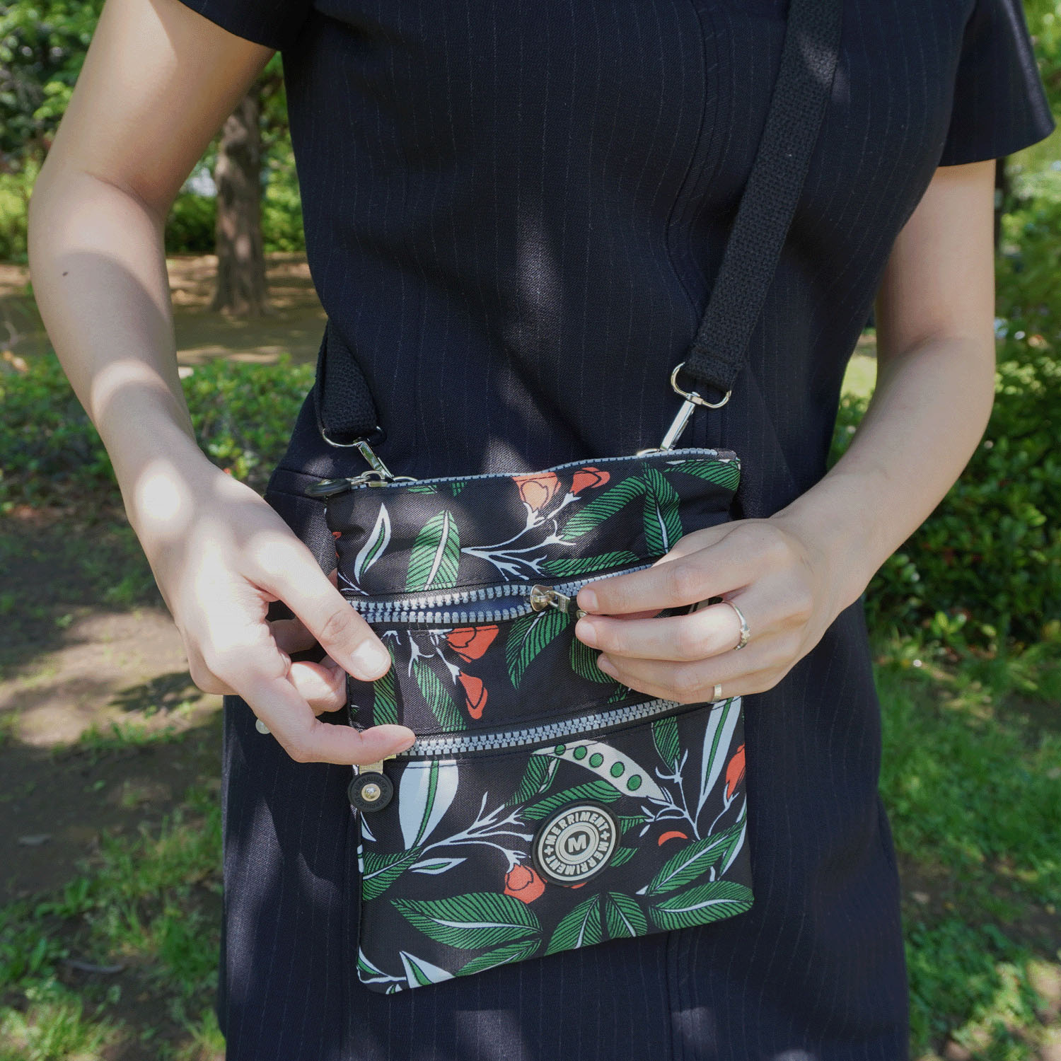 MERRIMENT 軽量縦型ショルダーバッグ - 画像3