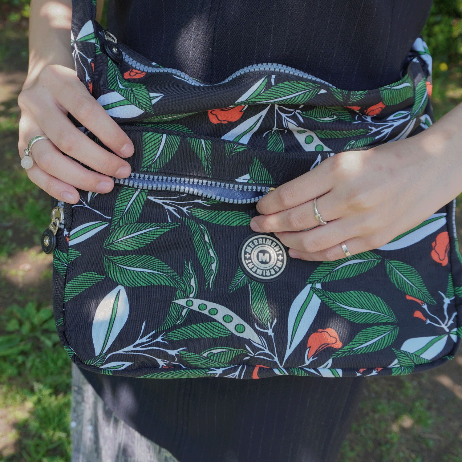 【リーフ柄 15－01 エトワール別注柄】MERRIMENT 軽量カジュアルショルダーバッグ - 画像2