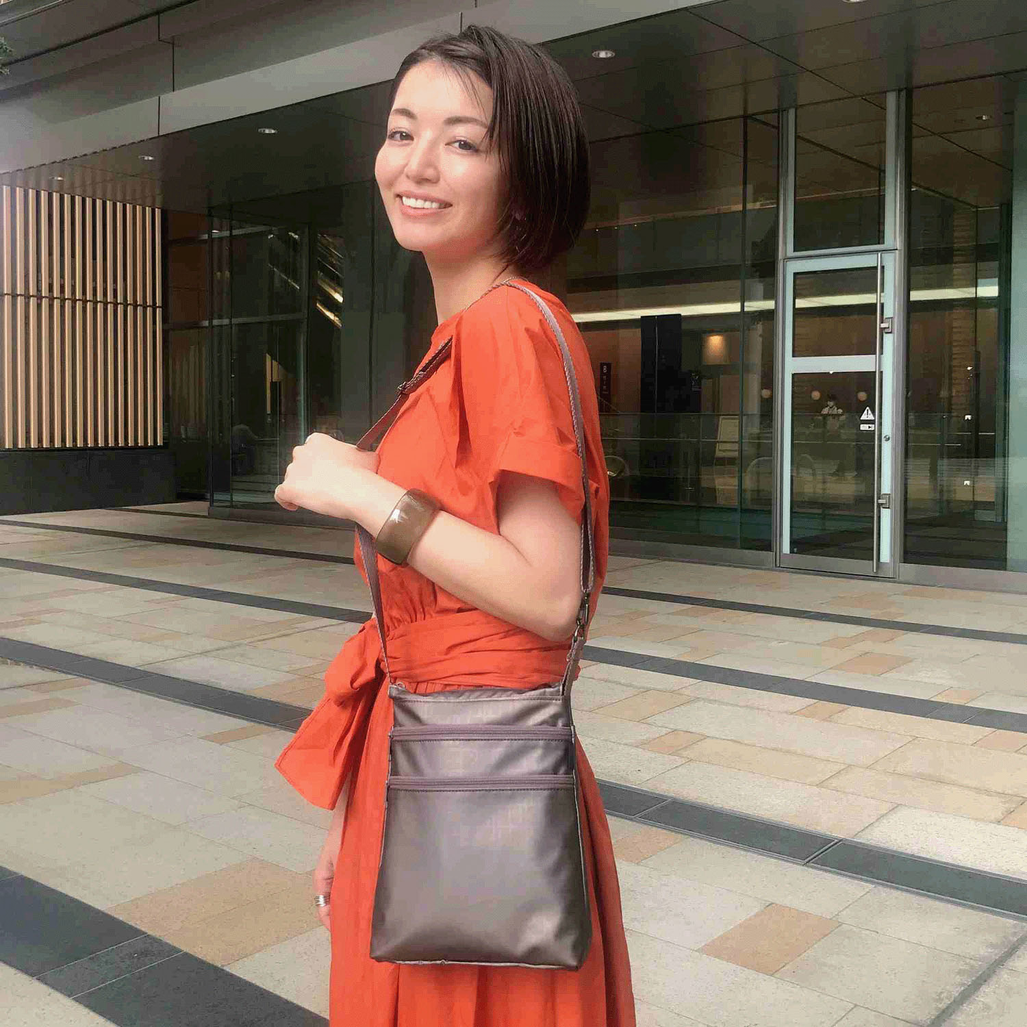 キキ2 Wファスナーポシェット - 画像1