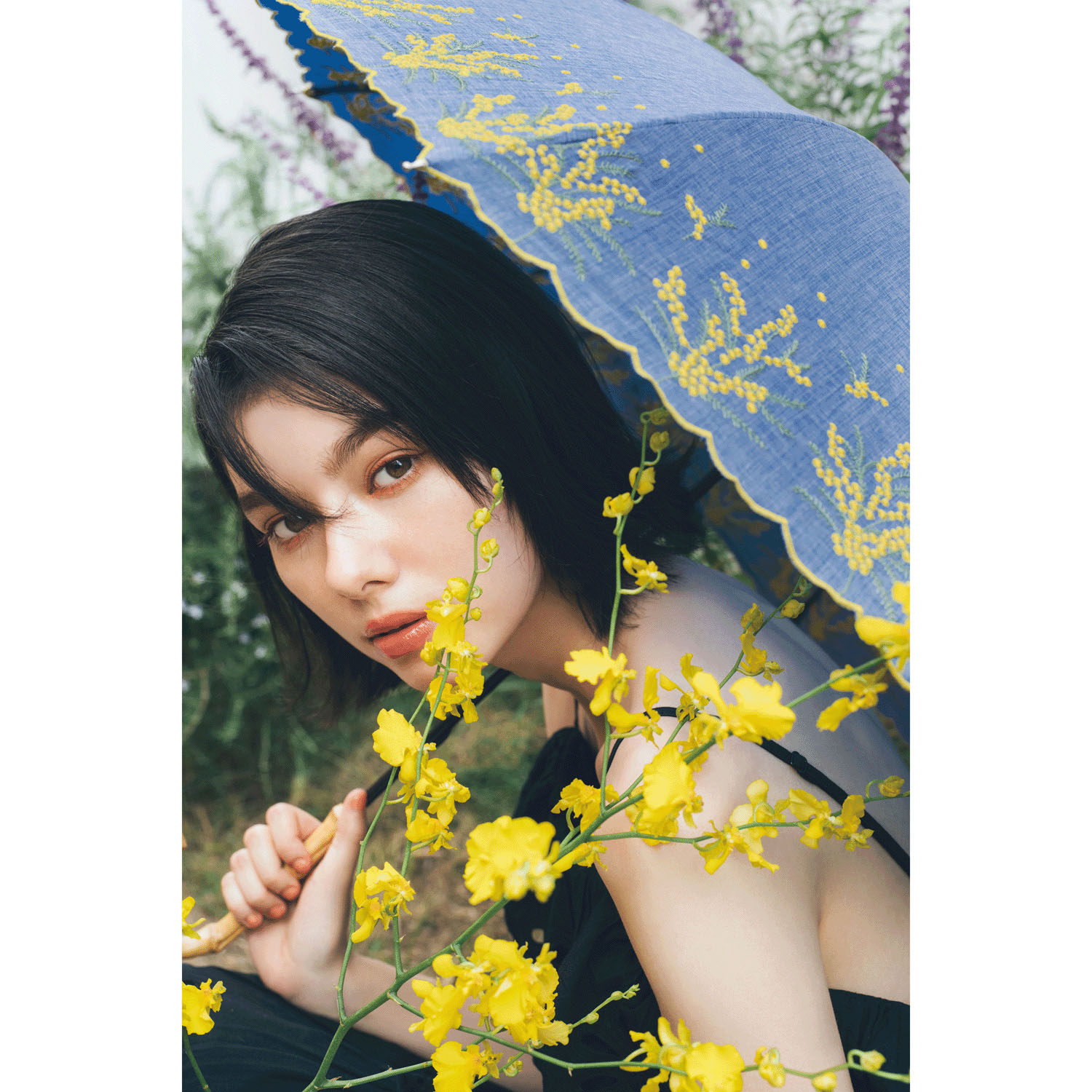 【because】 晴雨兼用 ミモザ刺繍長傘 - 画像1