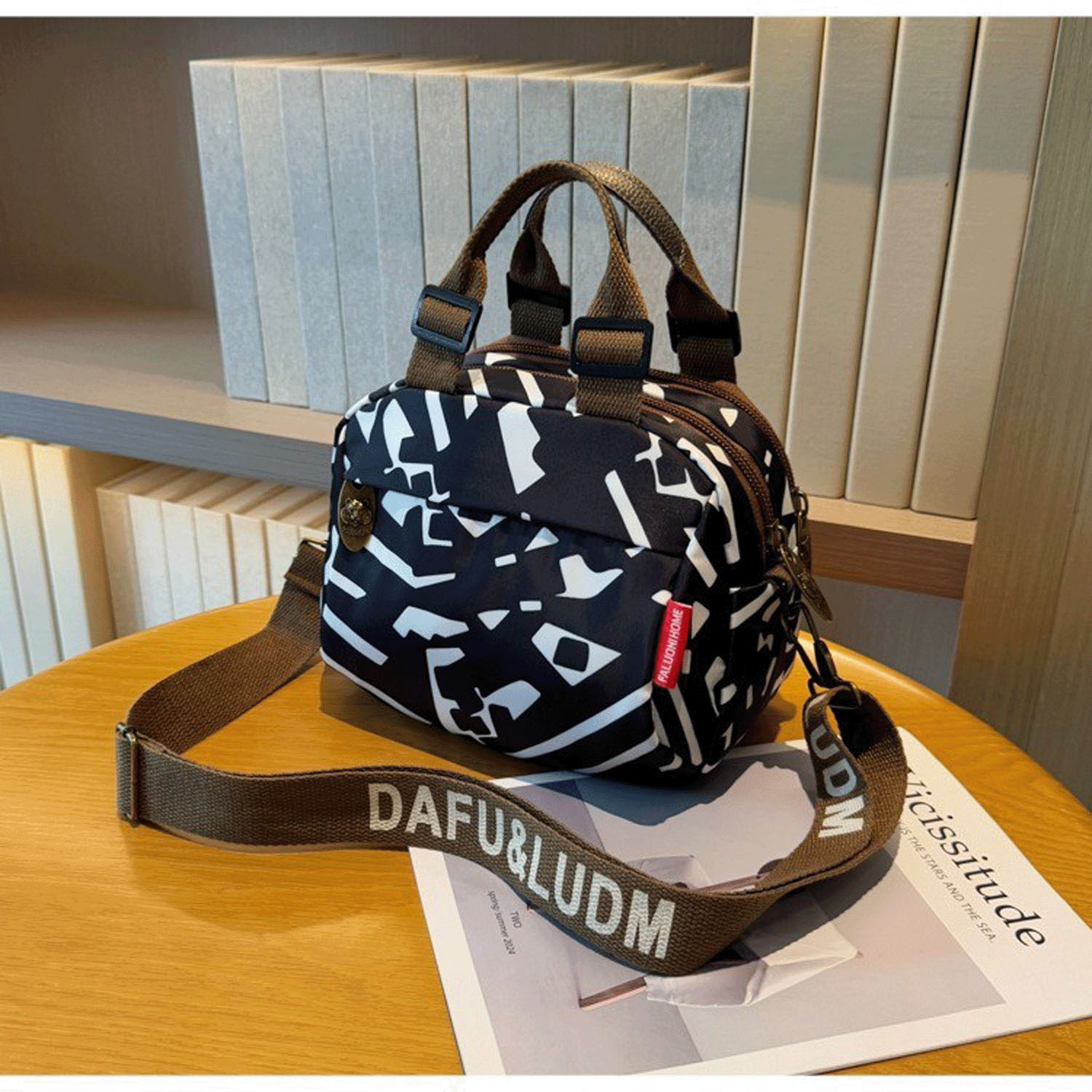 柄物ボストン型2WAYバッグ - 画像4