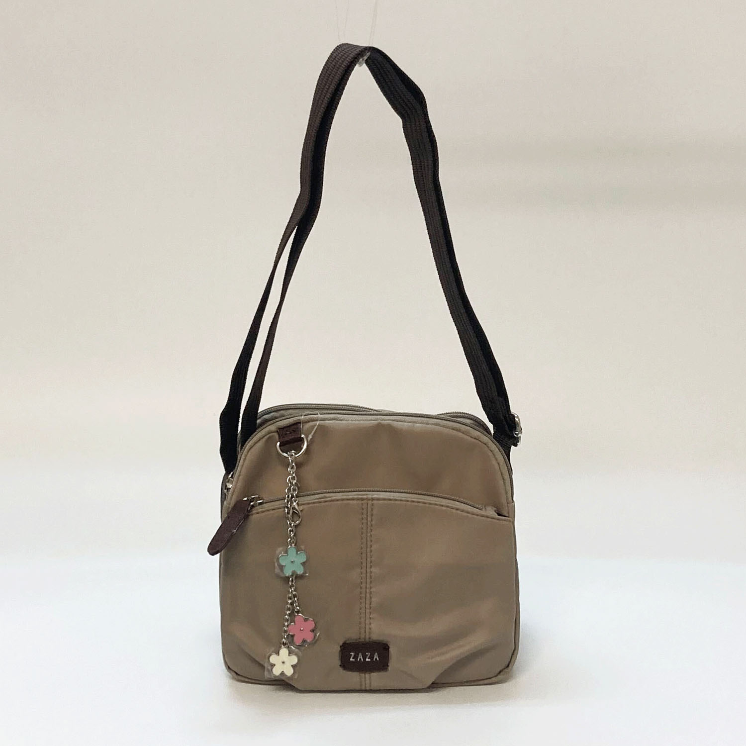 花チャーム付ツイルナイロンショルダーバッグ - 画像9