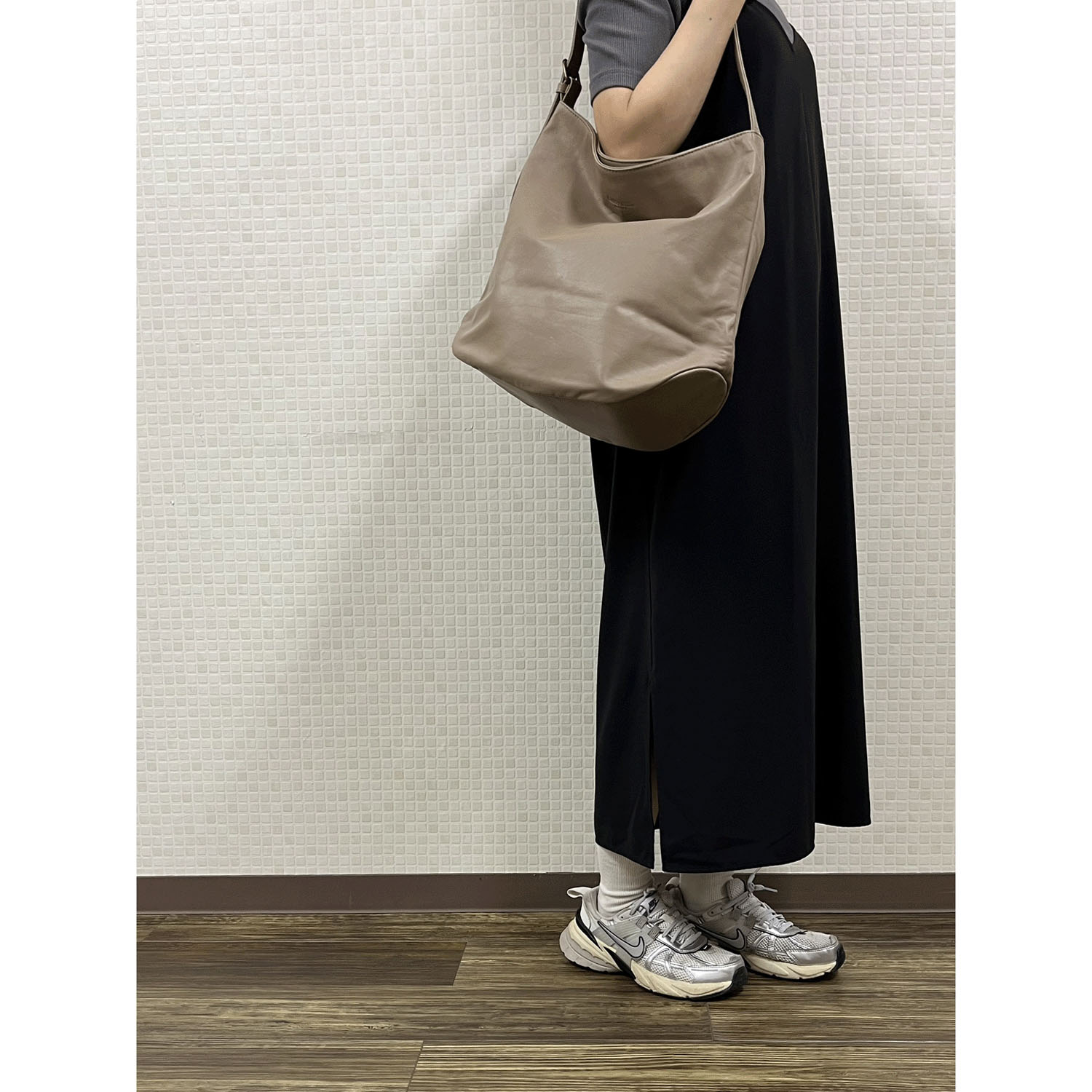 ONE PAIRED（ワンペアード） 牛革撥水ビッグワンショルダーバッグ